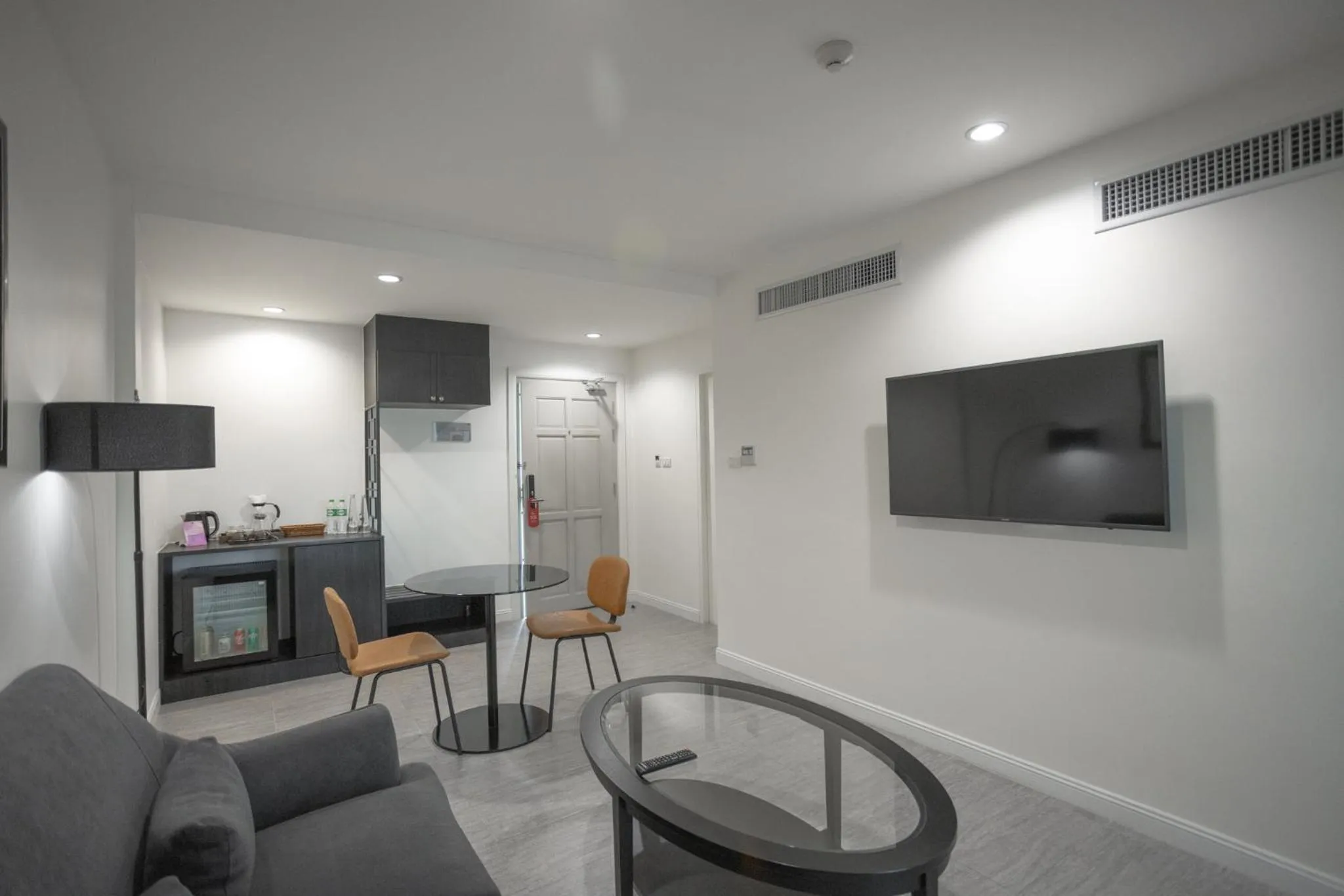 Property building in Villa De Pranakorn