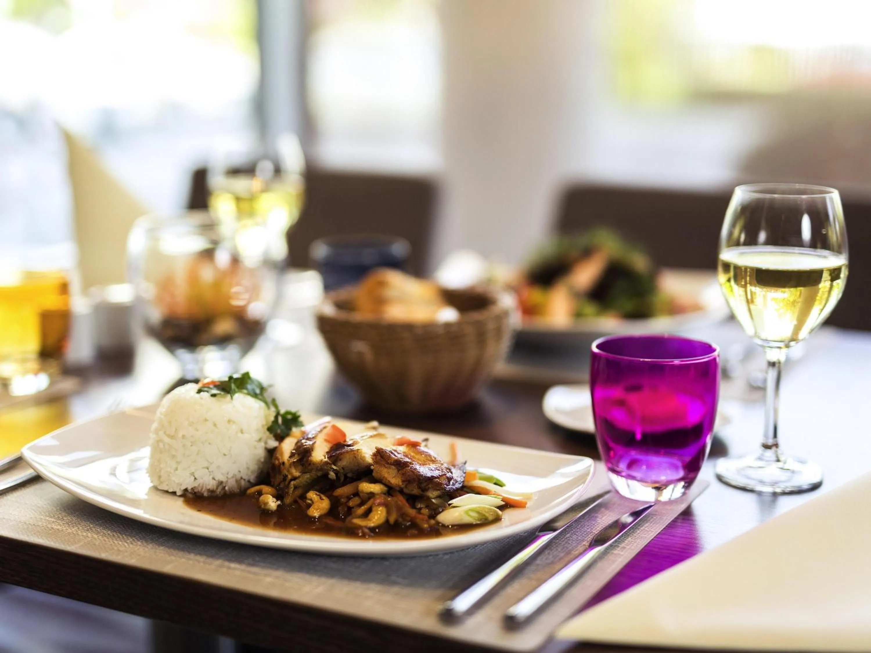 Restaurant/places to eat in Novotel Düsseldorf City West