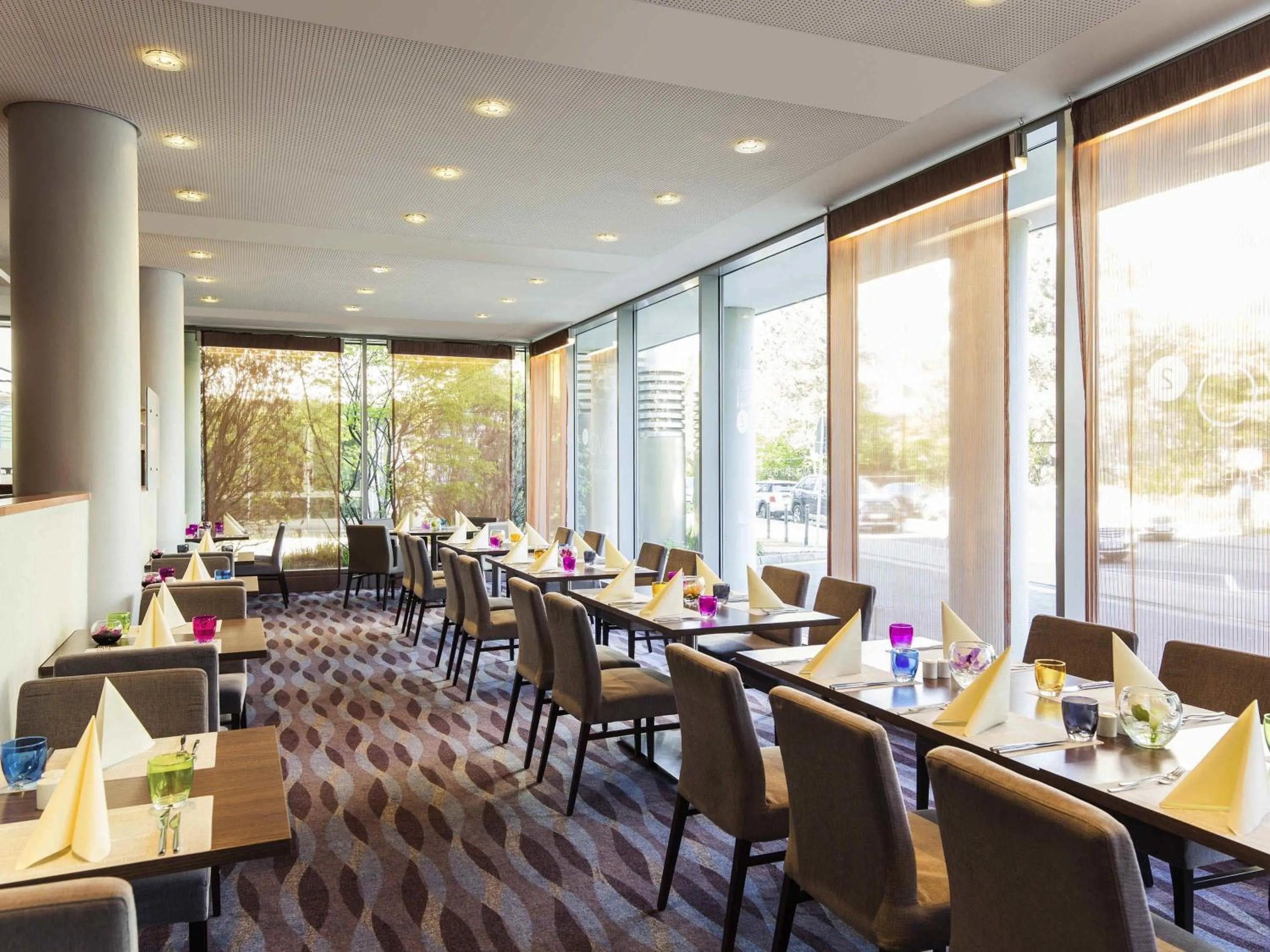 Restaurant/places to eat in Novotel Düsseldorf City West