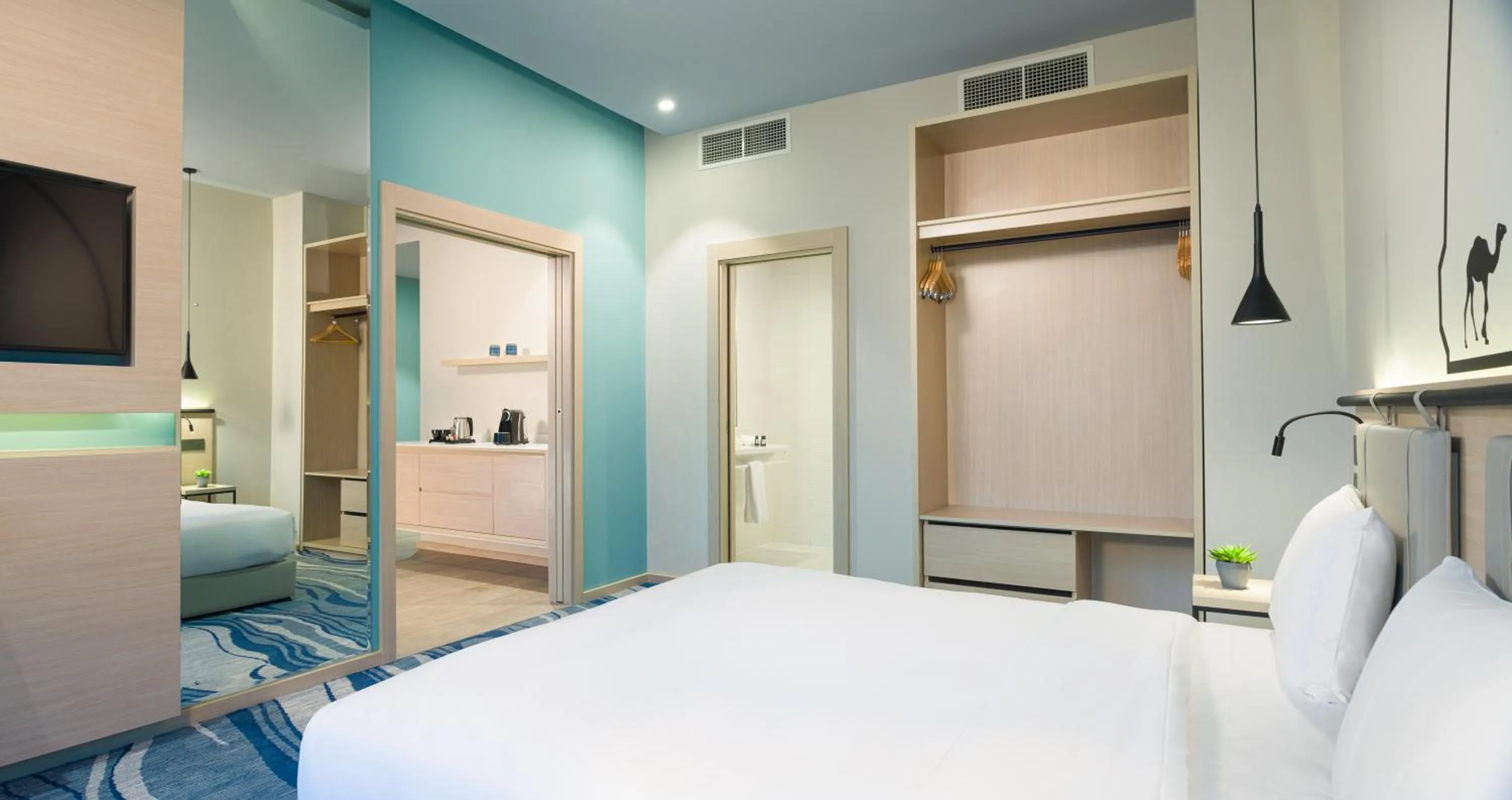 Bedroom, Bed in Swiss-Belinn Airport Muscat Oman