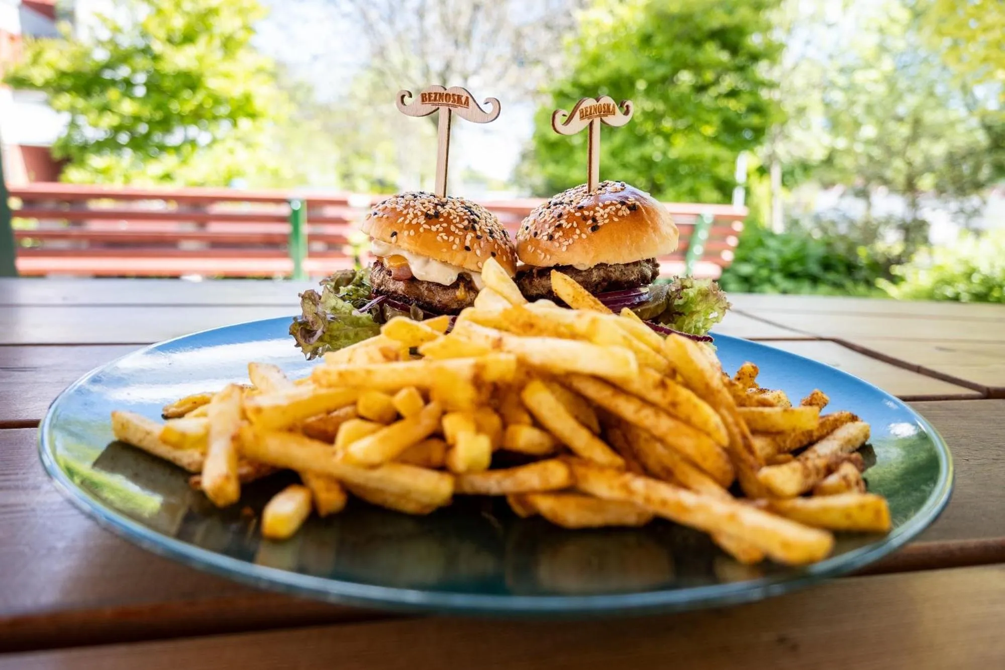 Restaurant/places to eat in Penzion Školička