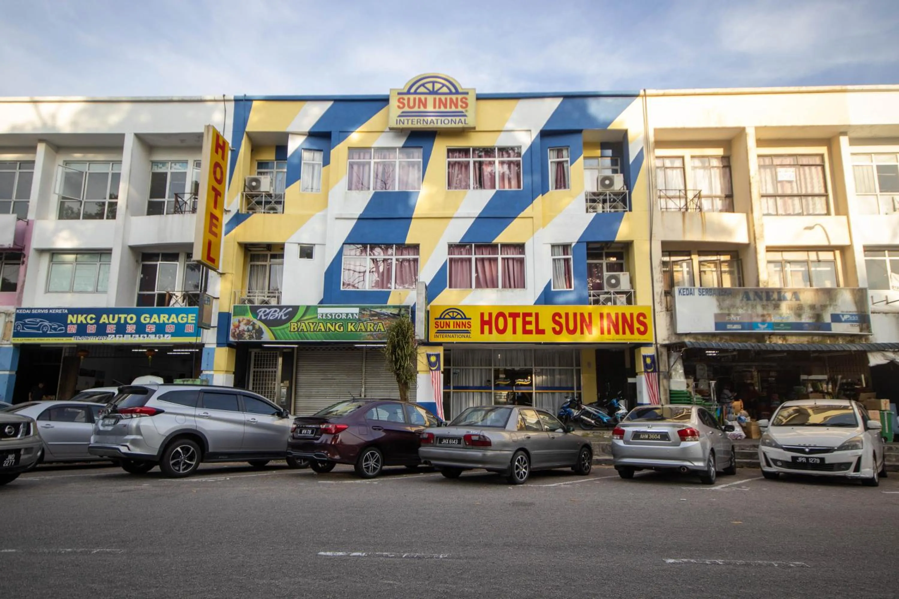 Property building in SUN INNS PERMAS JAYA