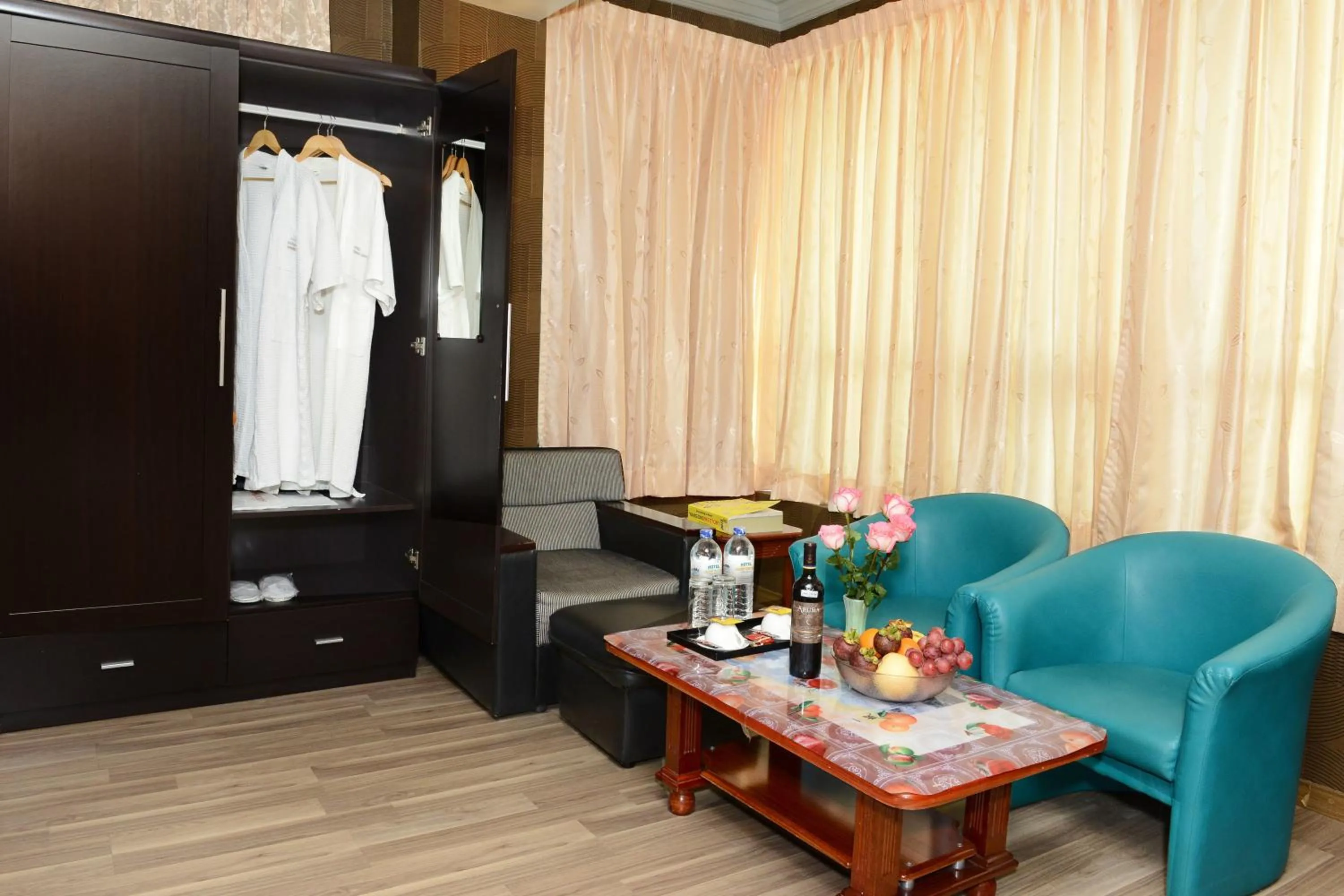 Seating area in Hotel Grand United - Chinatown