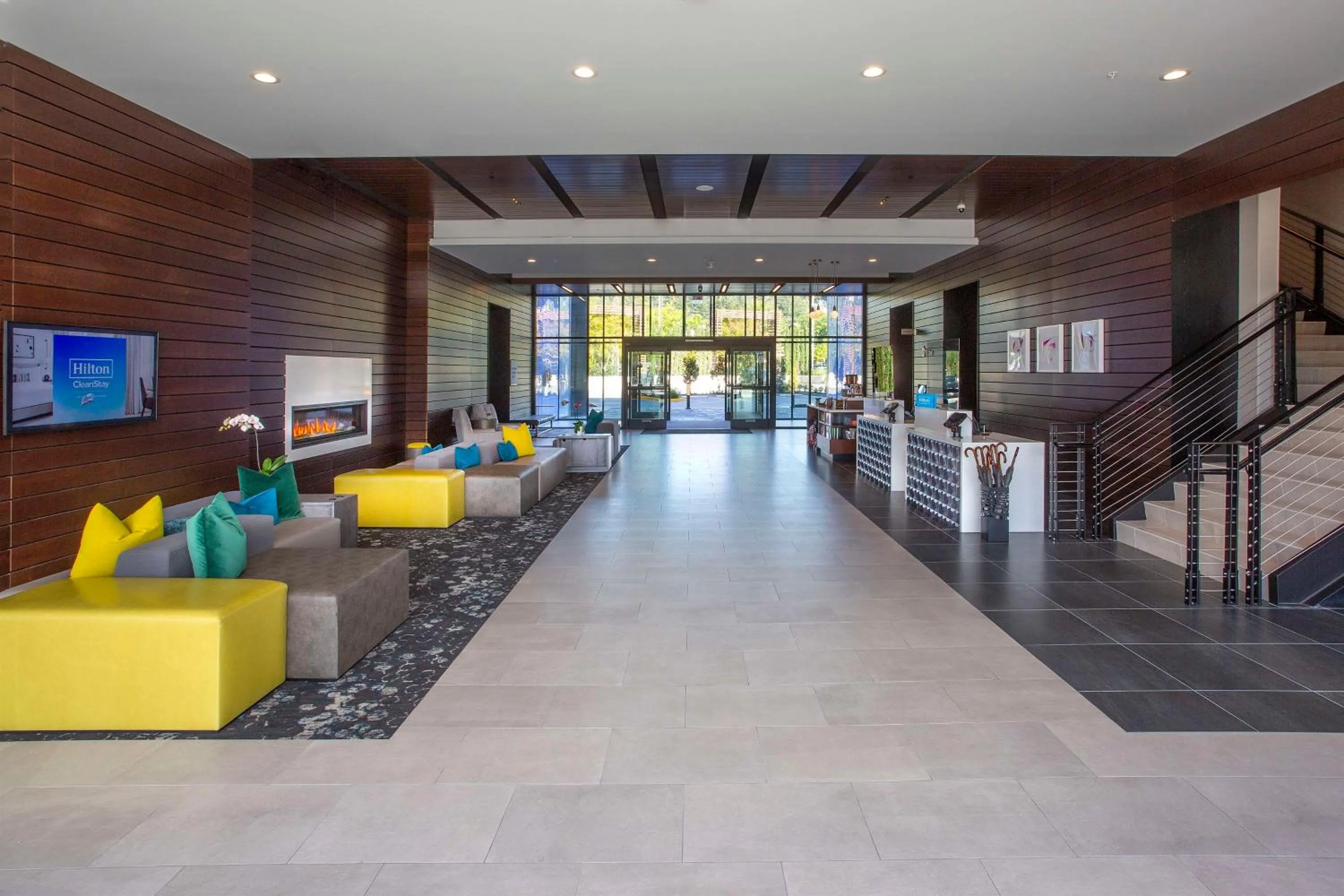 Lobby or reception in Hilton Garden Inn Redmond WA
