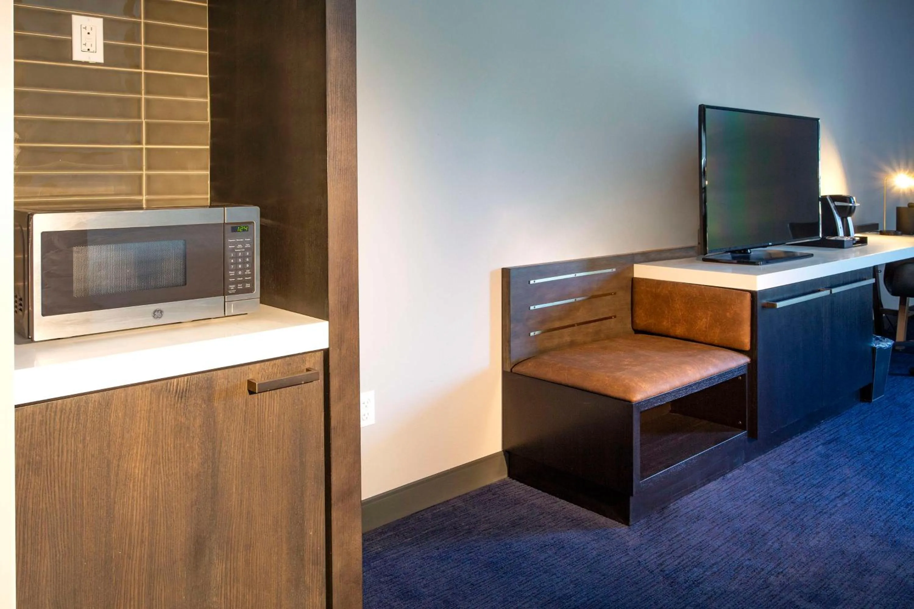 Bedroom in Hilton Garden Inn Redmond WA