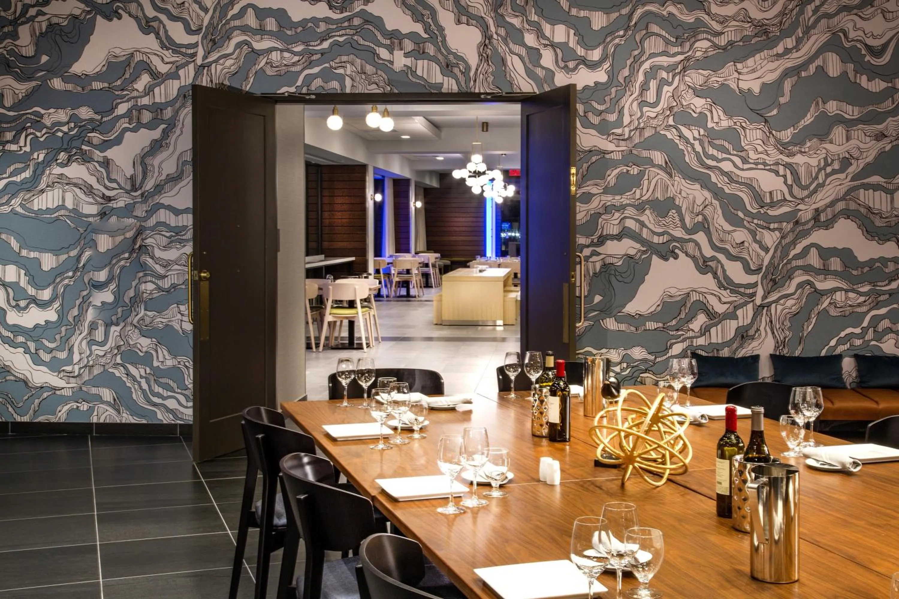 Restaurant/places to eat in Hilton Garden Inn Redmond WA