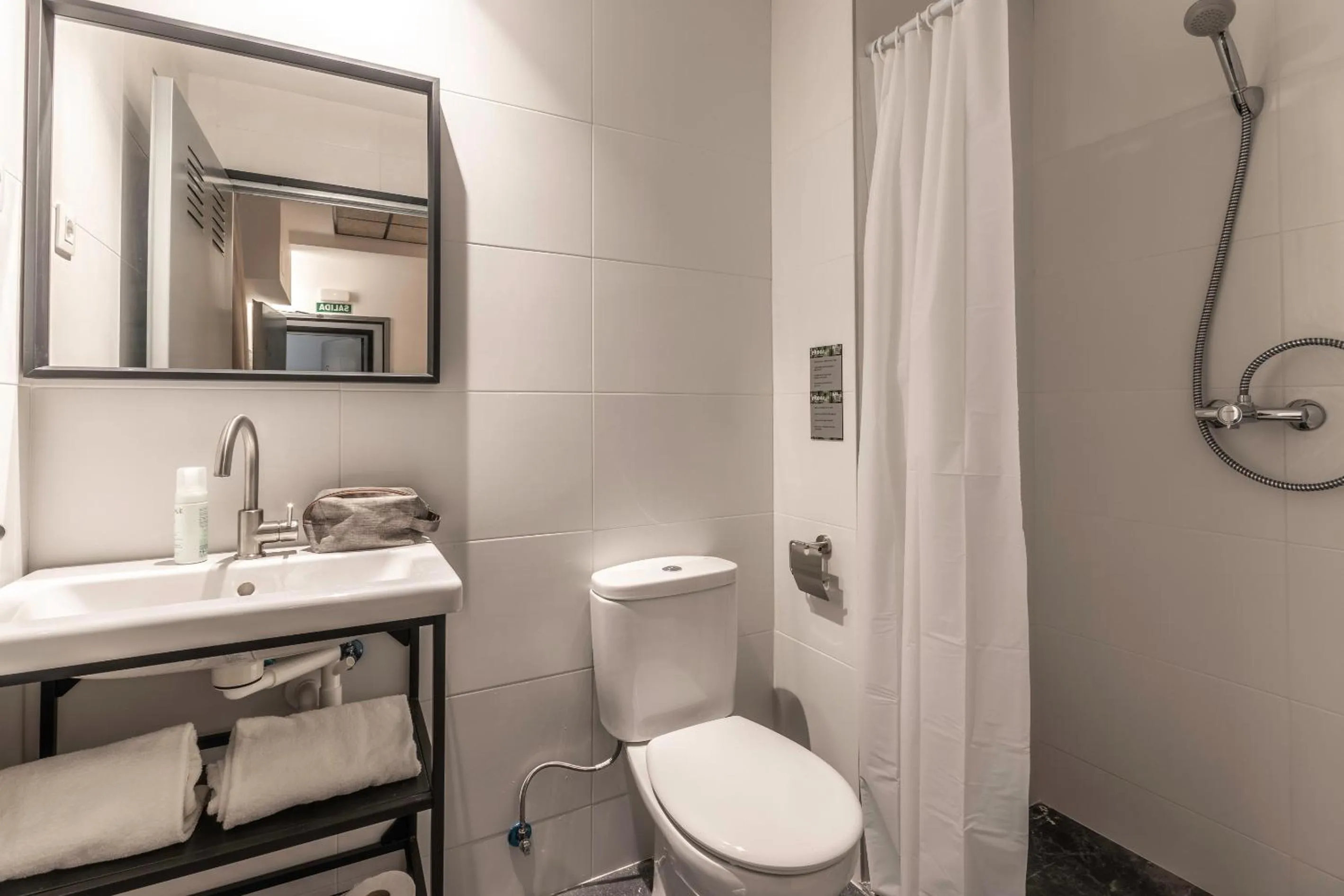 Shower in Ekoos Hostel, Bilbao Eko Hostel