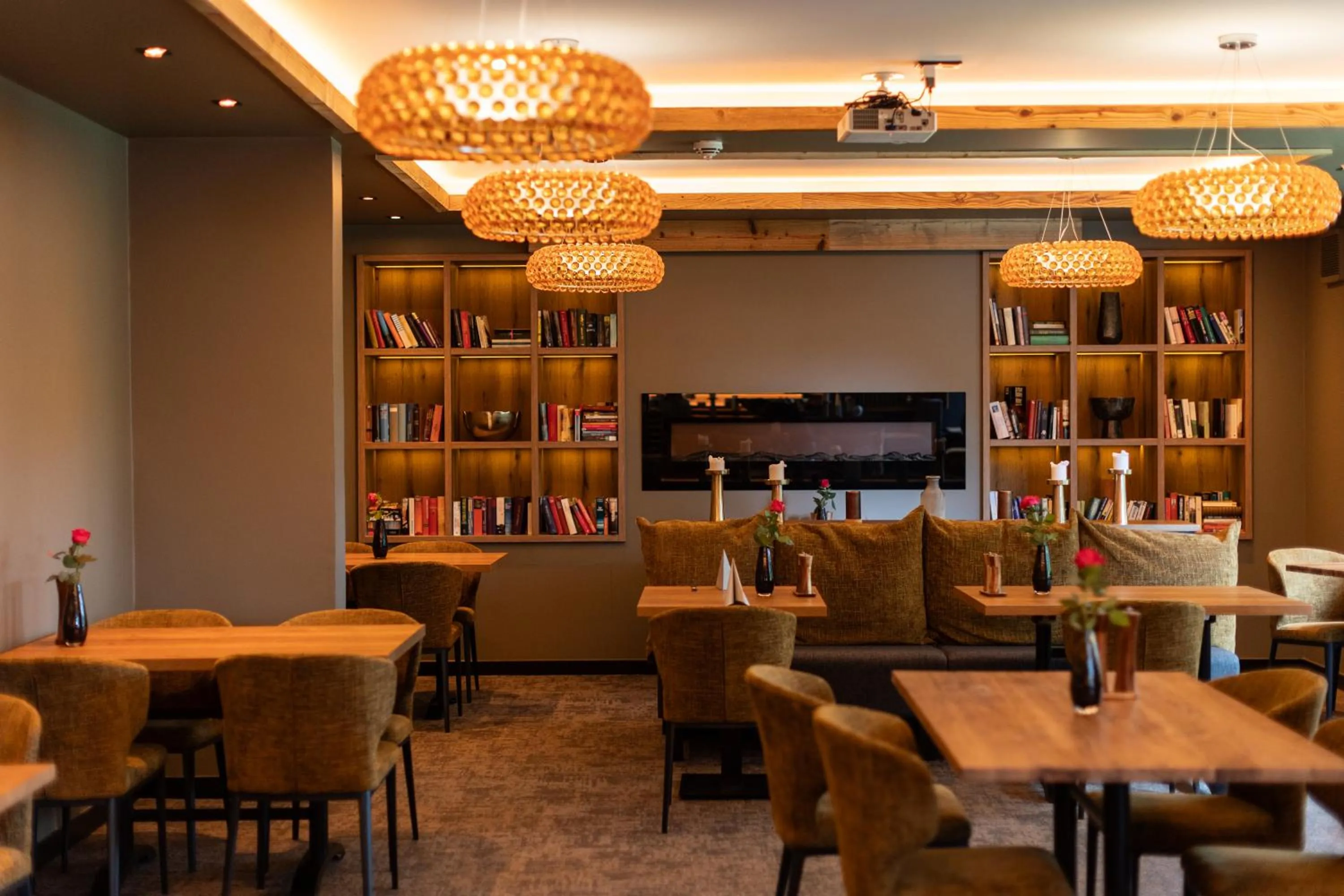 Restaurant/places to eat in Hotel Am Badepark