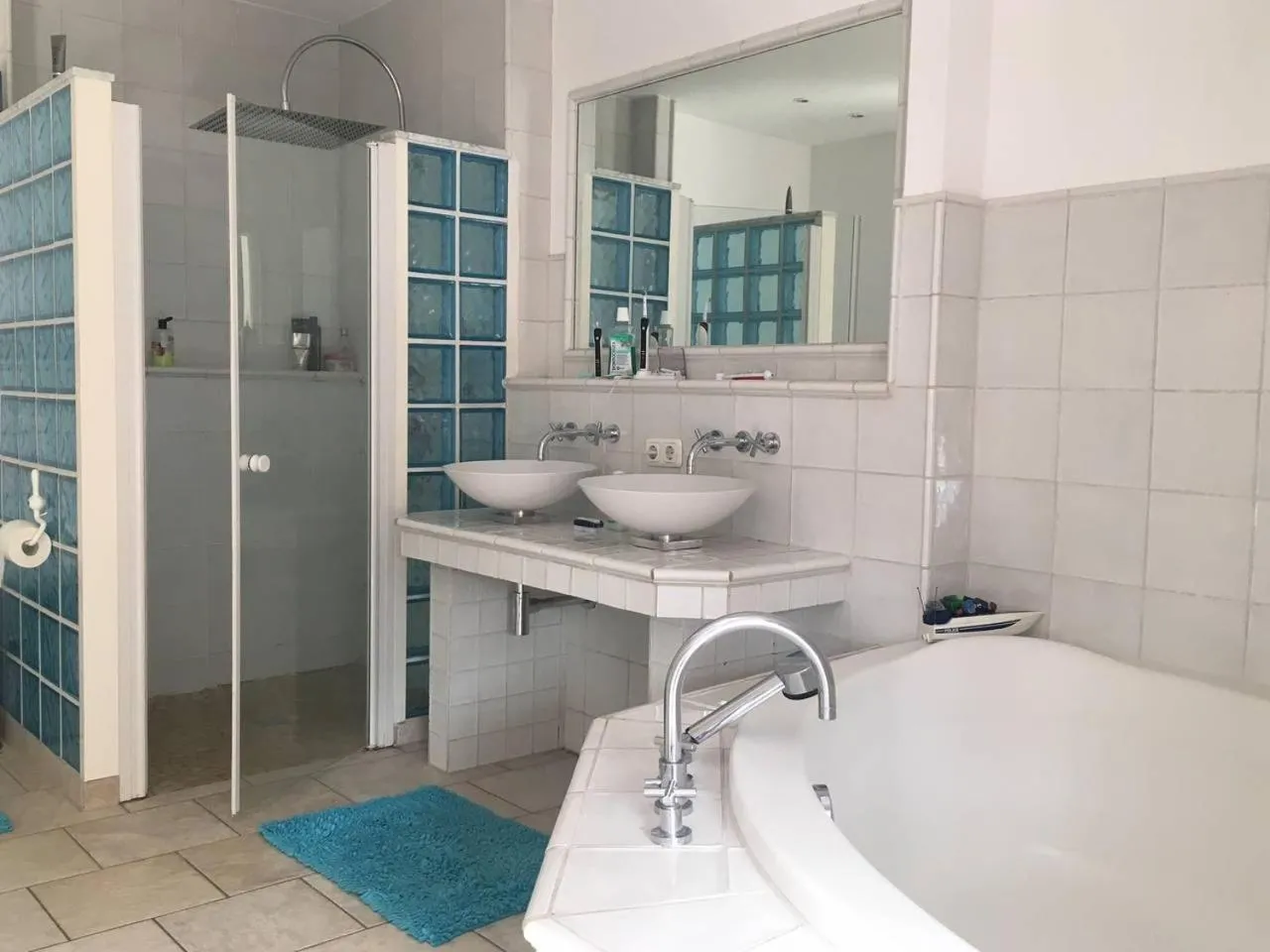 Bathroom in Schönste Lage am Rhein in unmittelbarer Stadtnähe, B & B