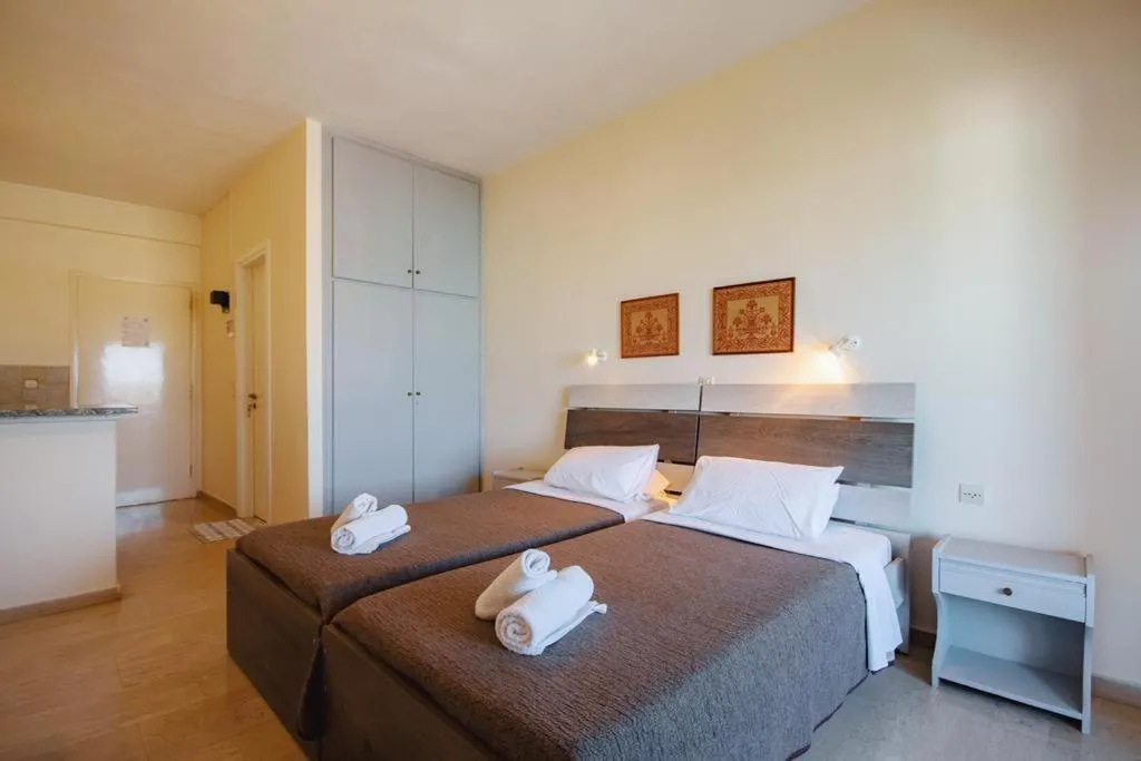 Shower in Villa Rosa Apartments