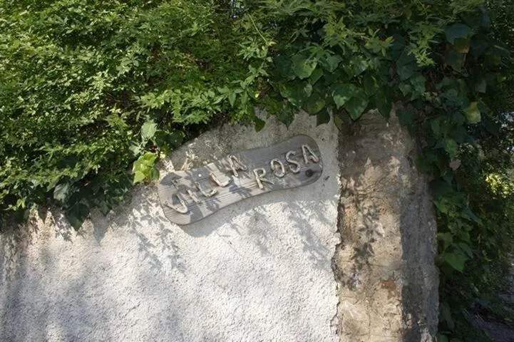 Property building in Villa Rosa Apartments