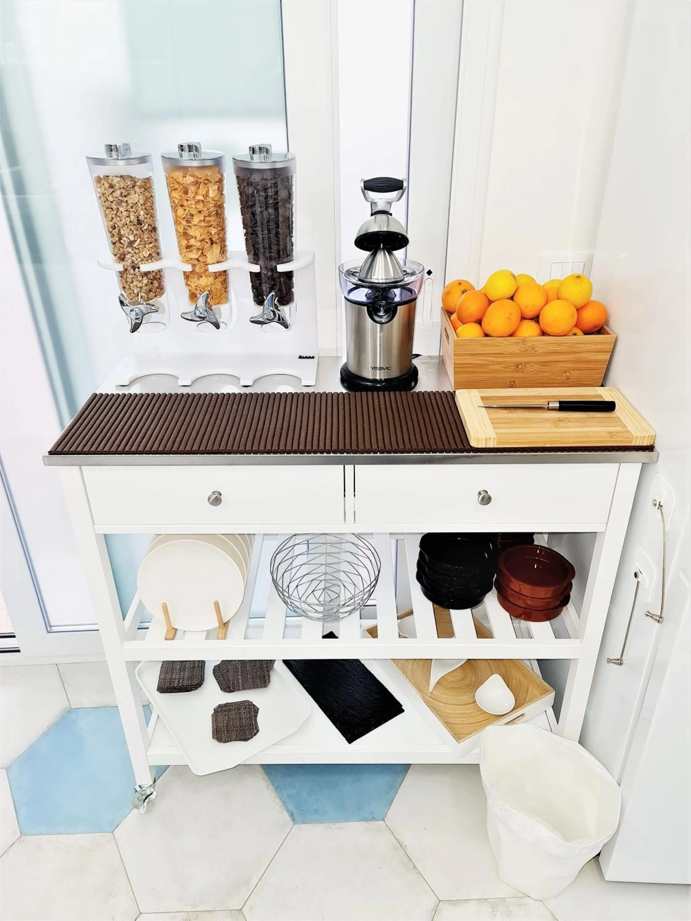 Breakfast in Kalinifta Rooms Apartment