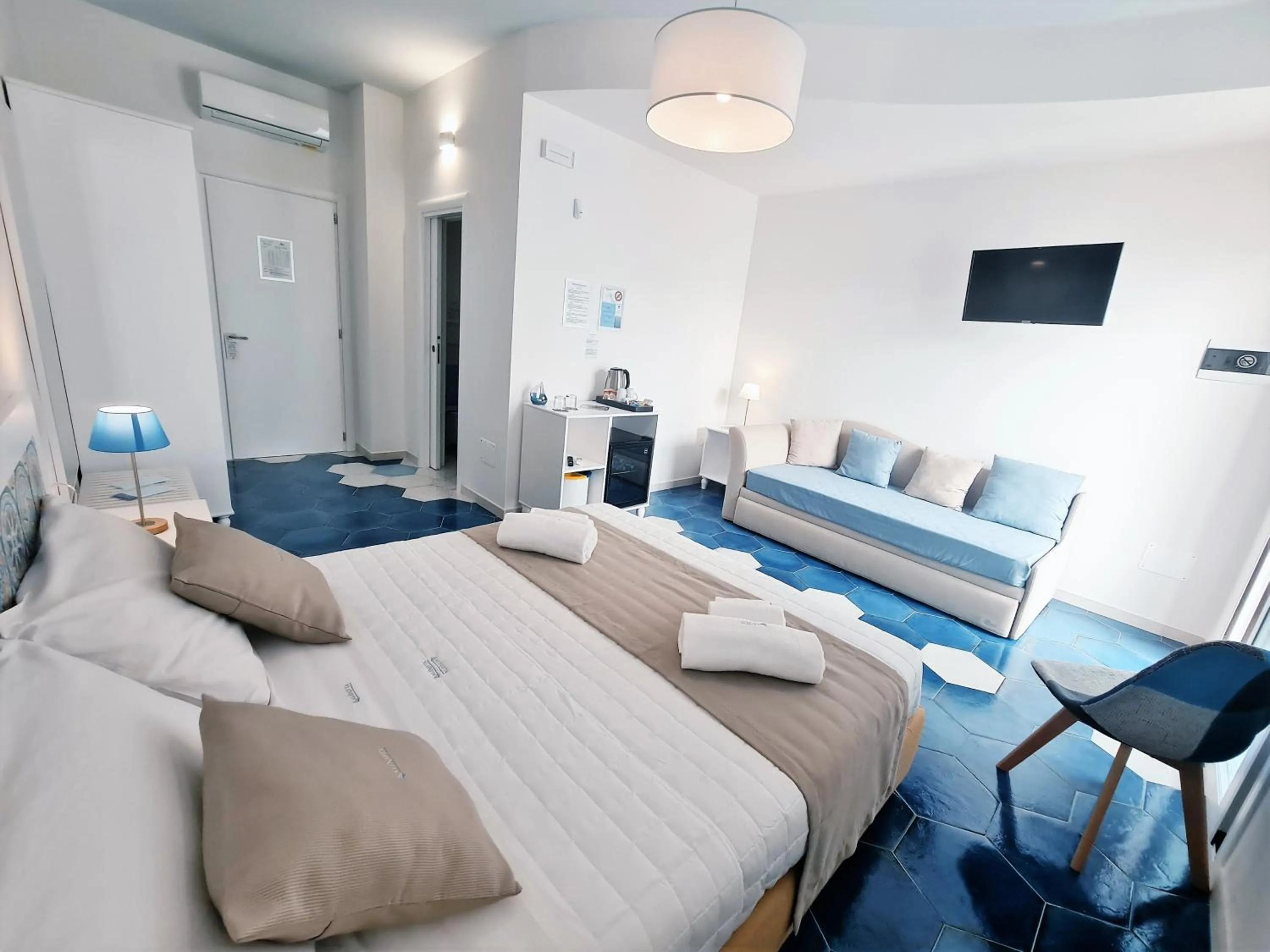 Bedroom, Bed in Kalinifta Rooms Apartment