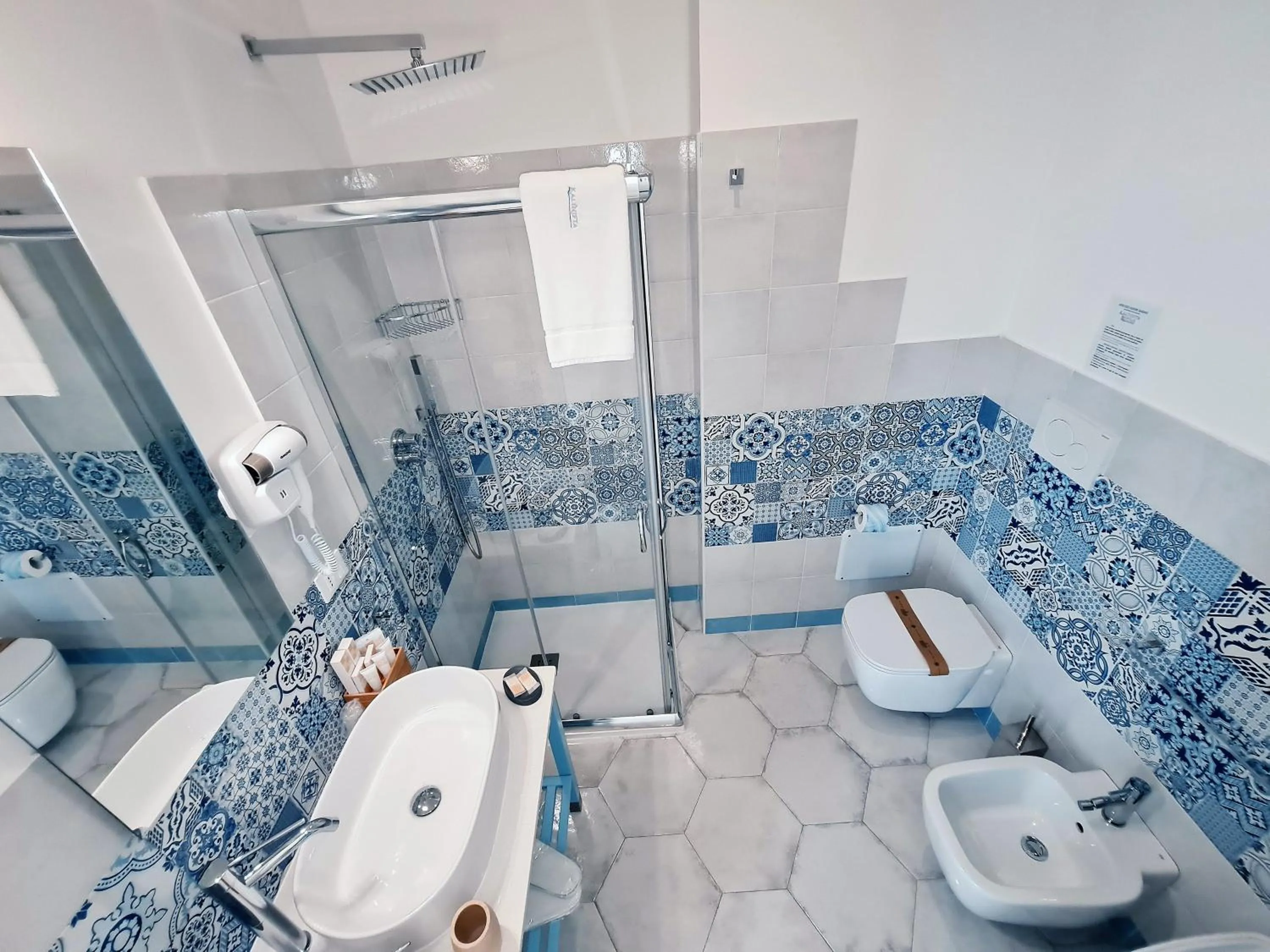 Bathroom in Kalinifta Rooms Apartment