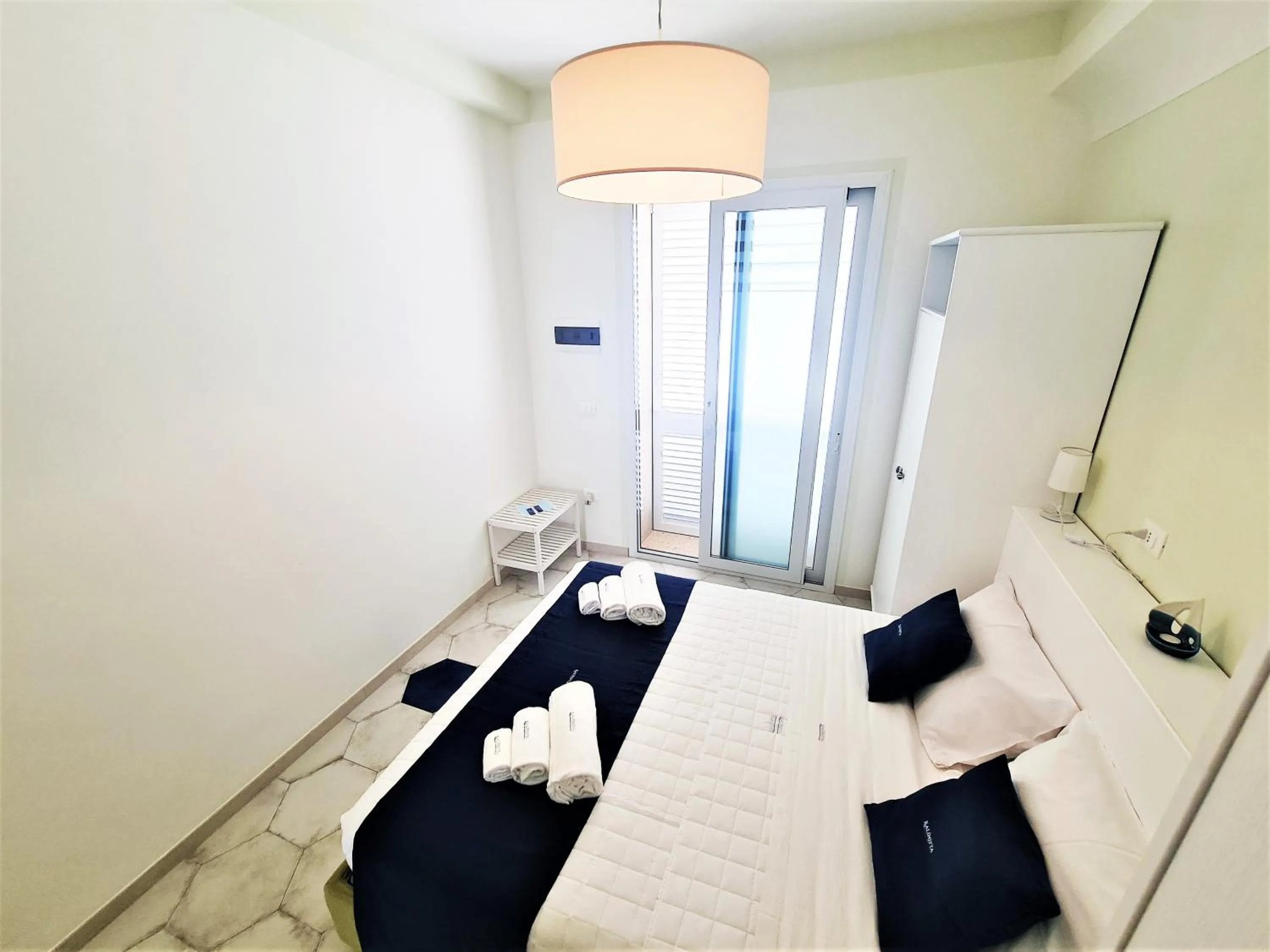 Bedroom, Bed in Kalinifta Rooms Apartment