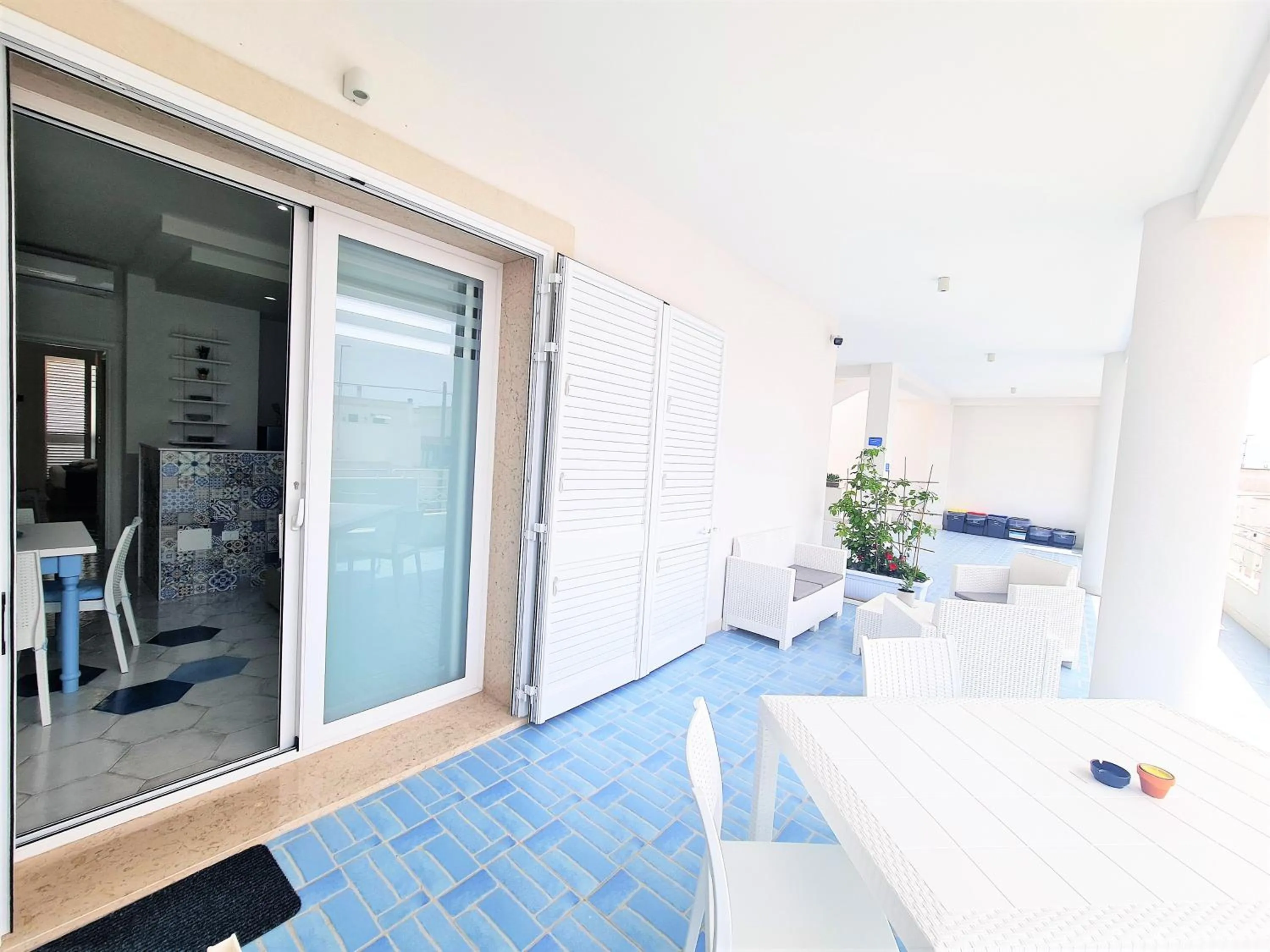 Patio in Kalinifta Rooms Apartment