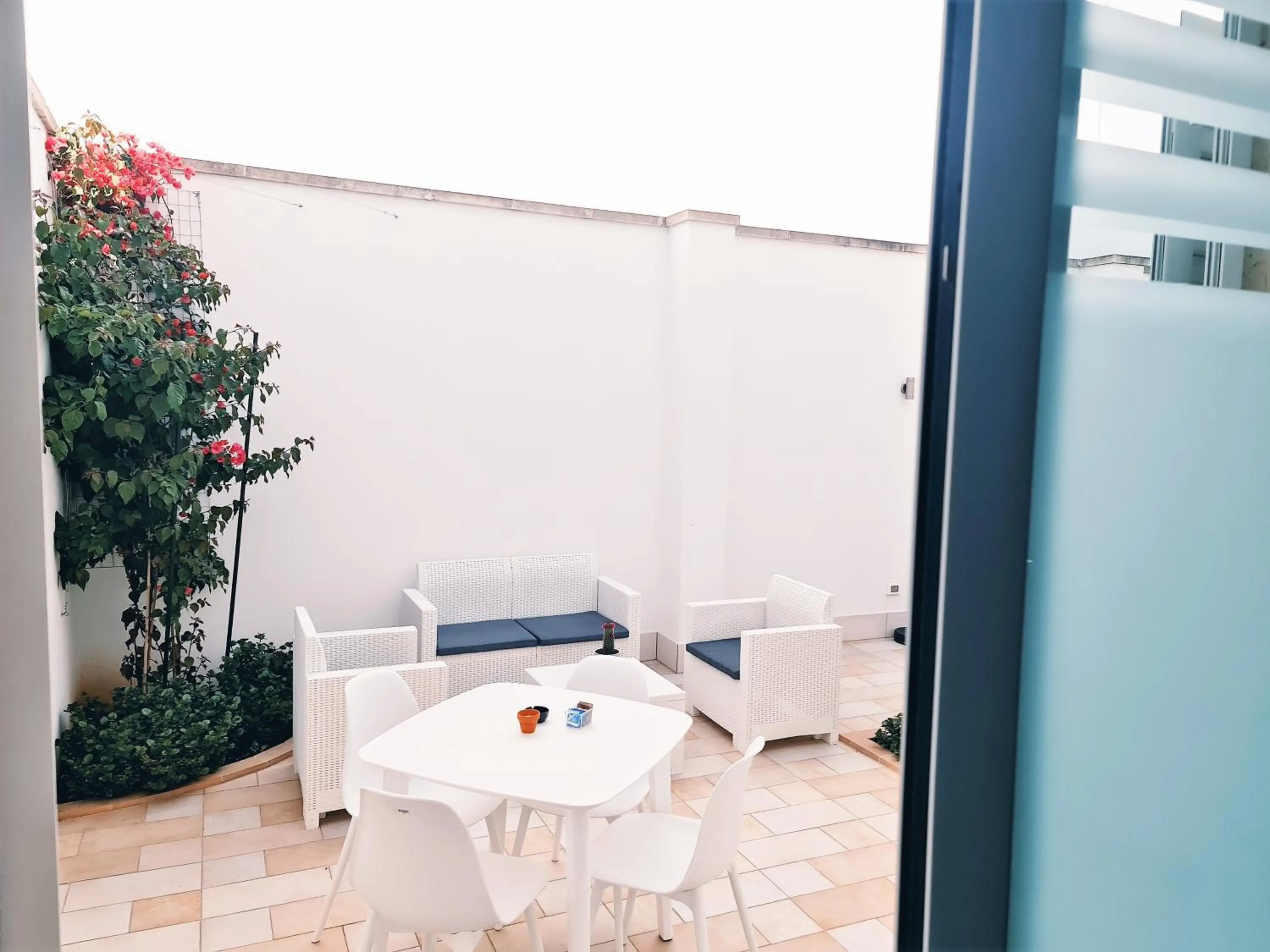 Patio in Kalinifta Rooms Apartment