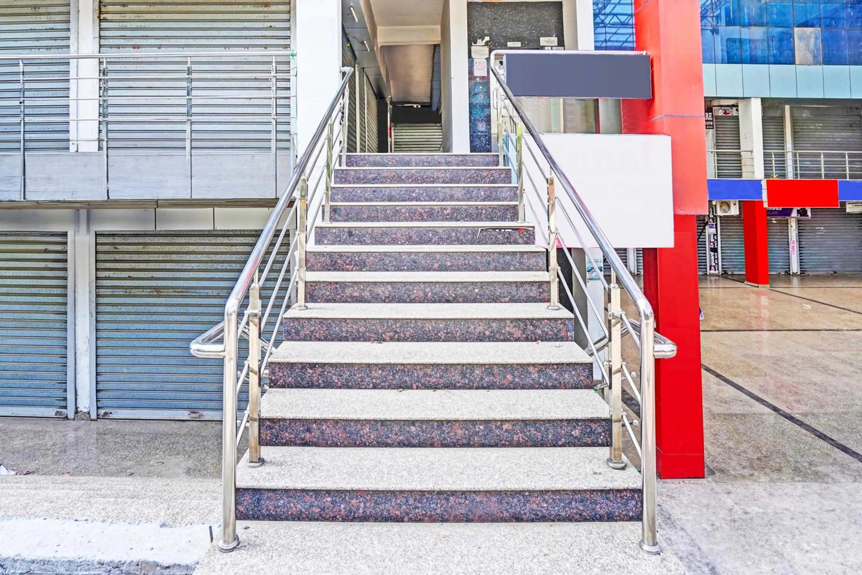 Facade/entrance in Super Townhouse Mukut Bazar
