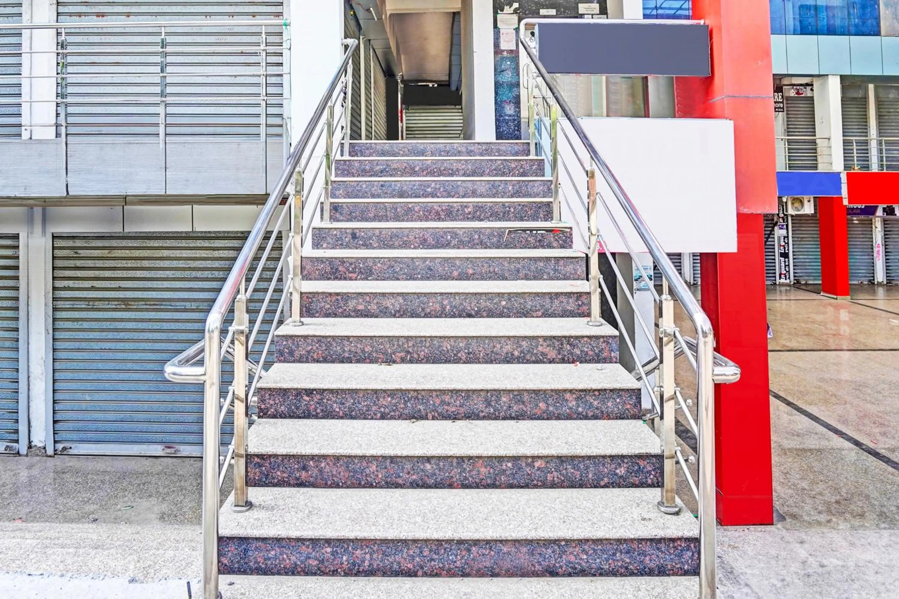 Facade/entrance in Super Townhouse Mukut Bazar