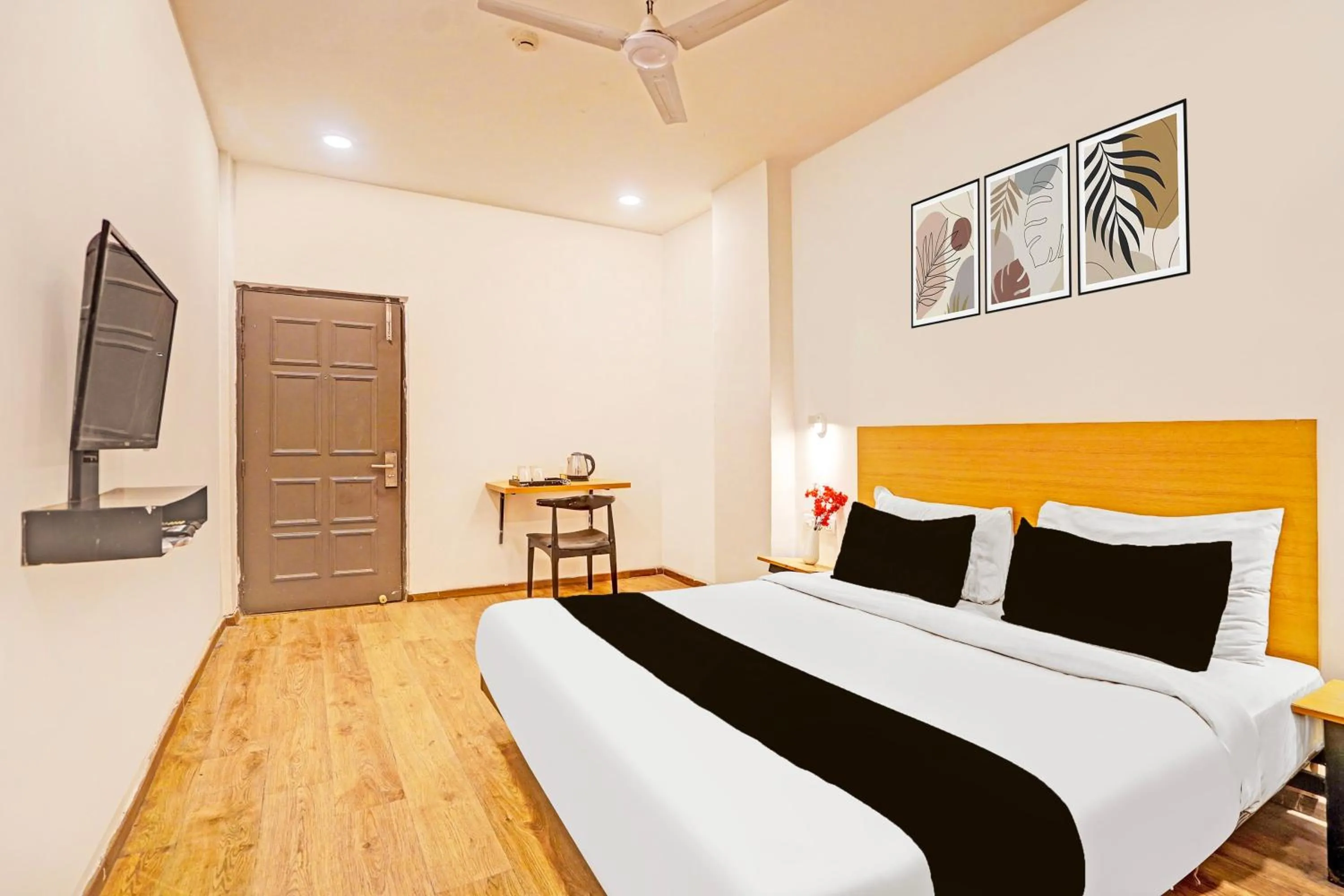 Bedroom, Bed in Super Townhouse Mukut Bazar