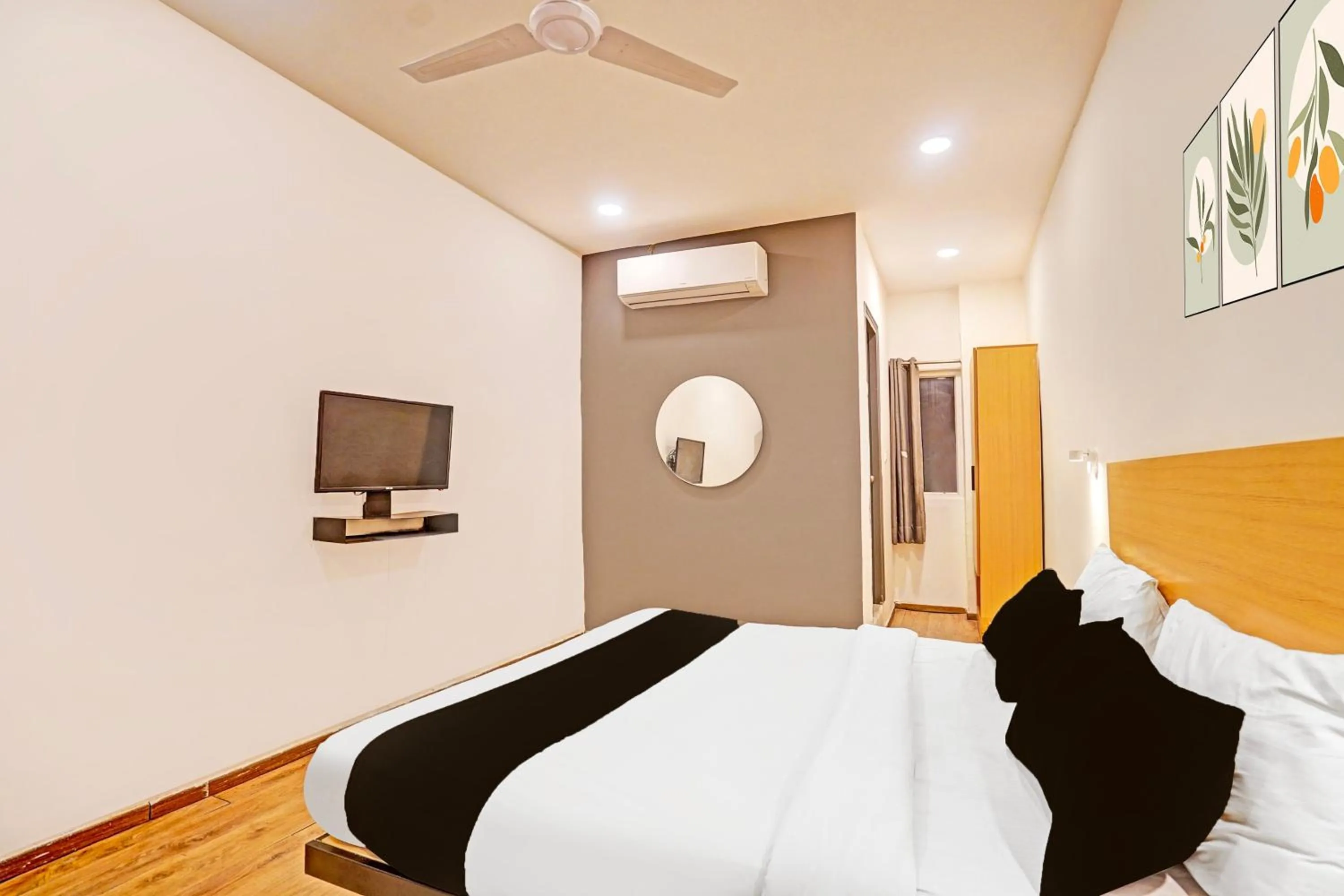 Bedroom, Bed in Super Townhouse Mukut Bazar
