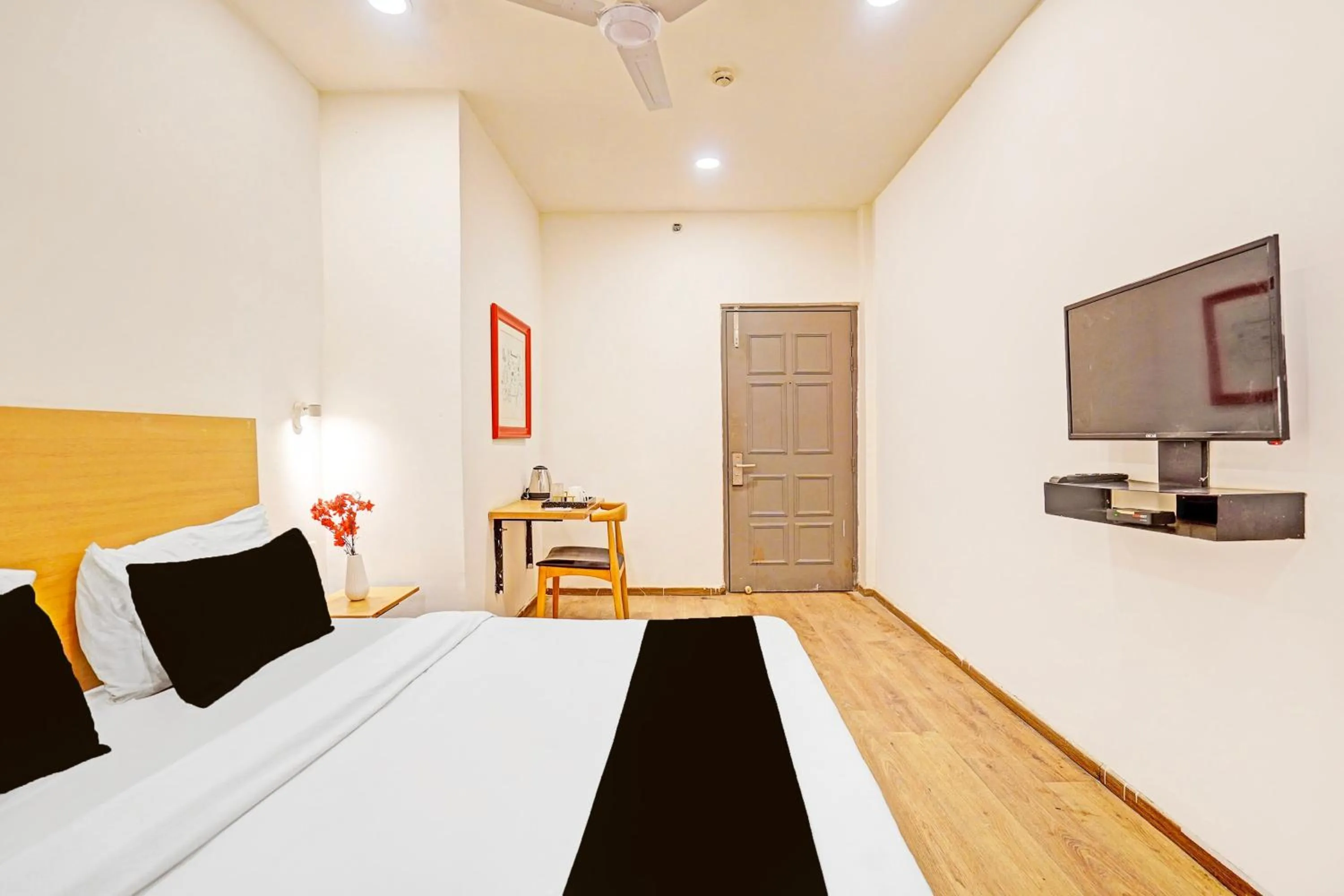 Bedroom, Bed in Super Townhouse Mukut Bazar