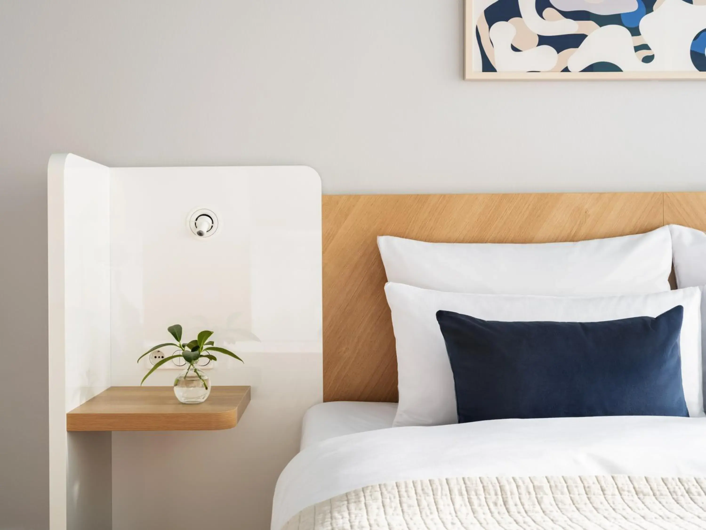 Extra Large Studio with Kitchenette and Balcony in Numa Berlin Kudamm Extra Large Studio with Kitchenette and Balcony in Numa Berlin Kudamm