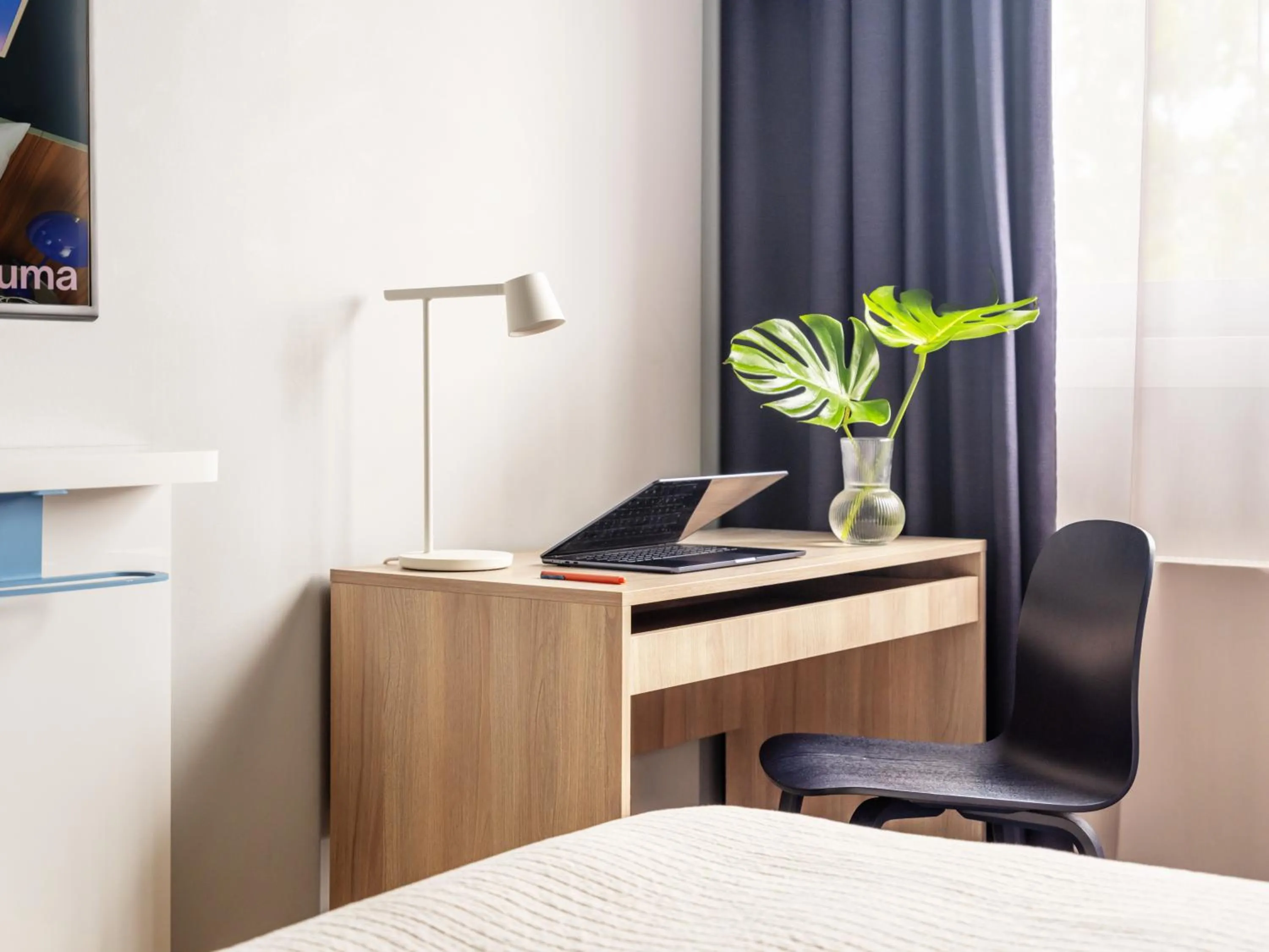 Dining area, Bed in Numa Berlin Kudamm