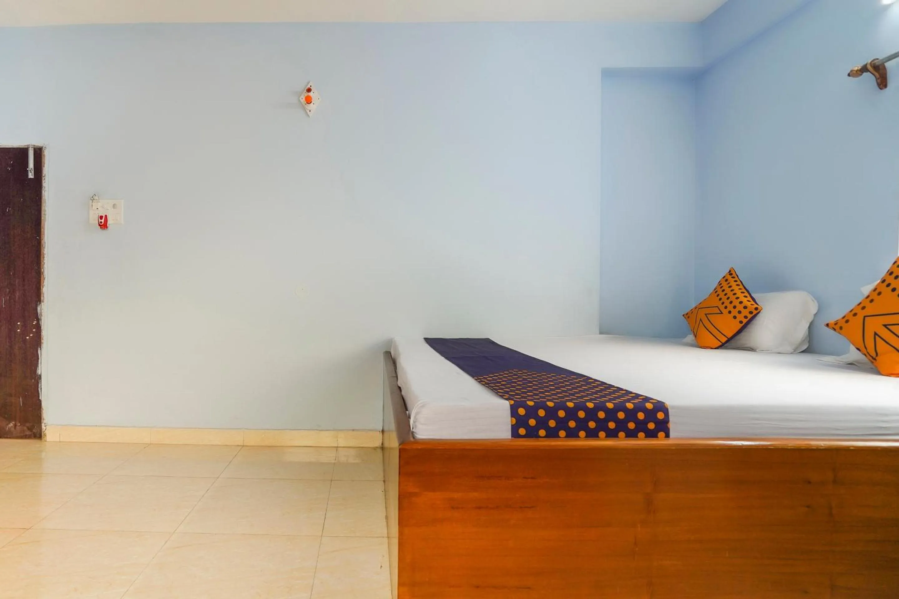 Bedroom, Bed in SPOT ON Silver Green