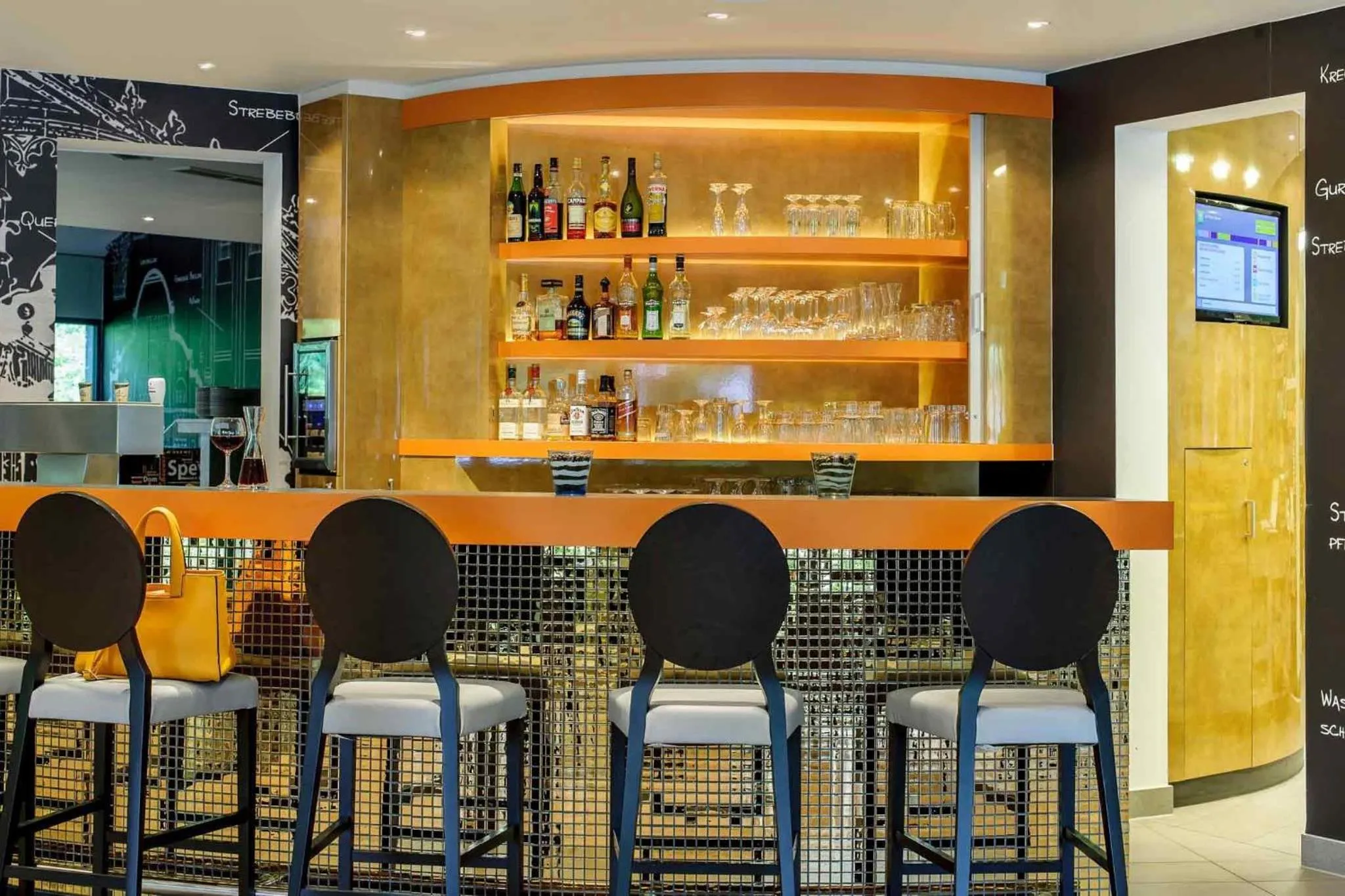 Lounge or bar in ibis Styles Speyer