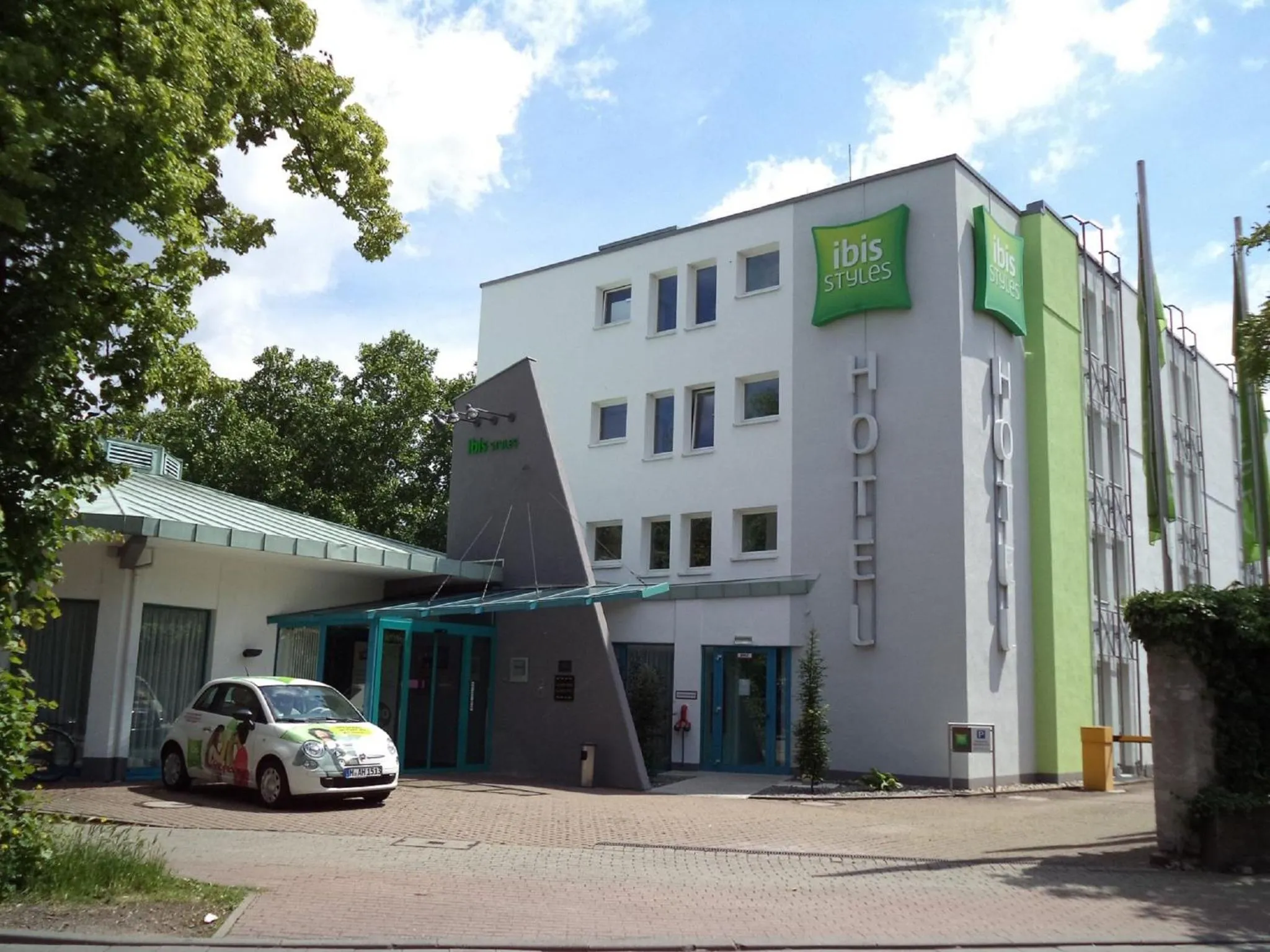 Facade/entrance in ibis Styles Speyer