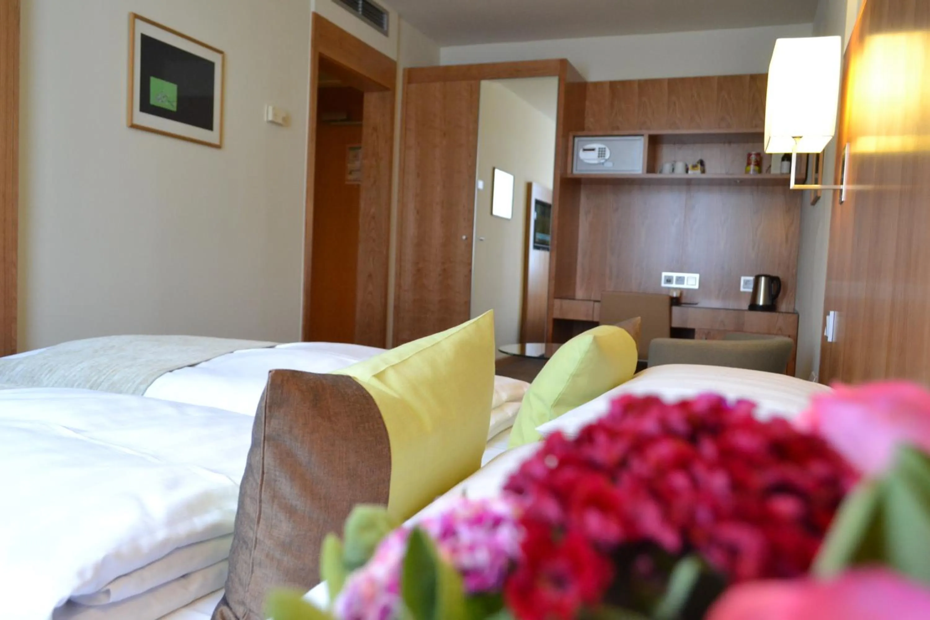 Photo of the whole room, Bed in K+K Hotel am Harras