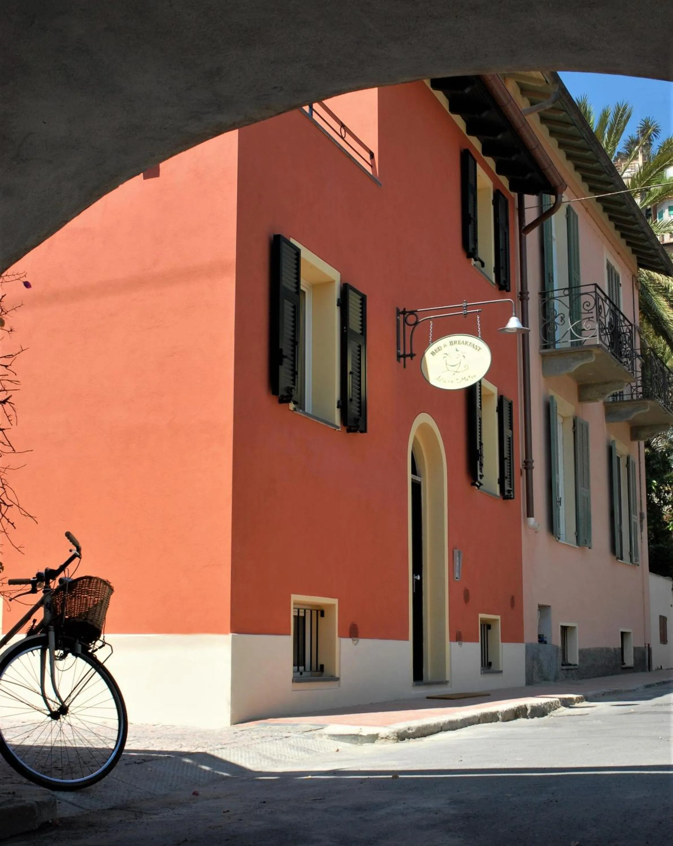 Property building in Acqua di Mare