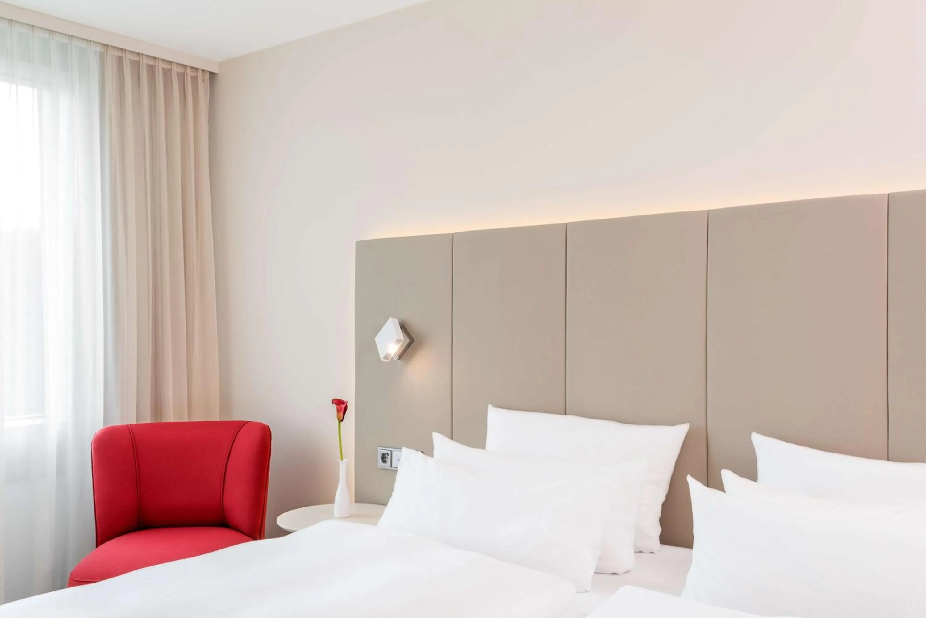 Bedroom, Bed in NH Collection Köln Mediapark