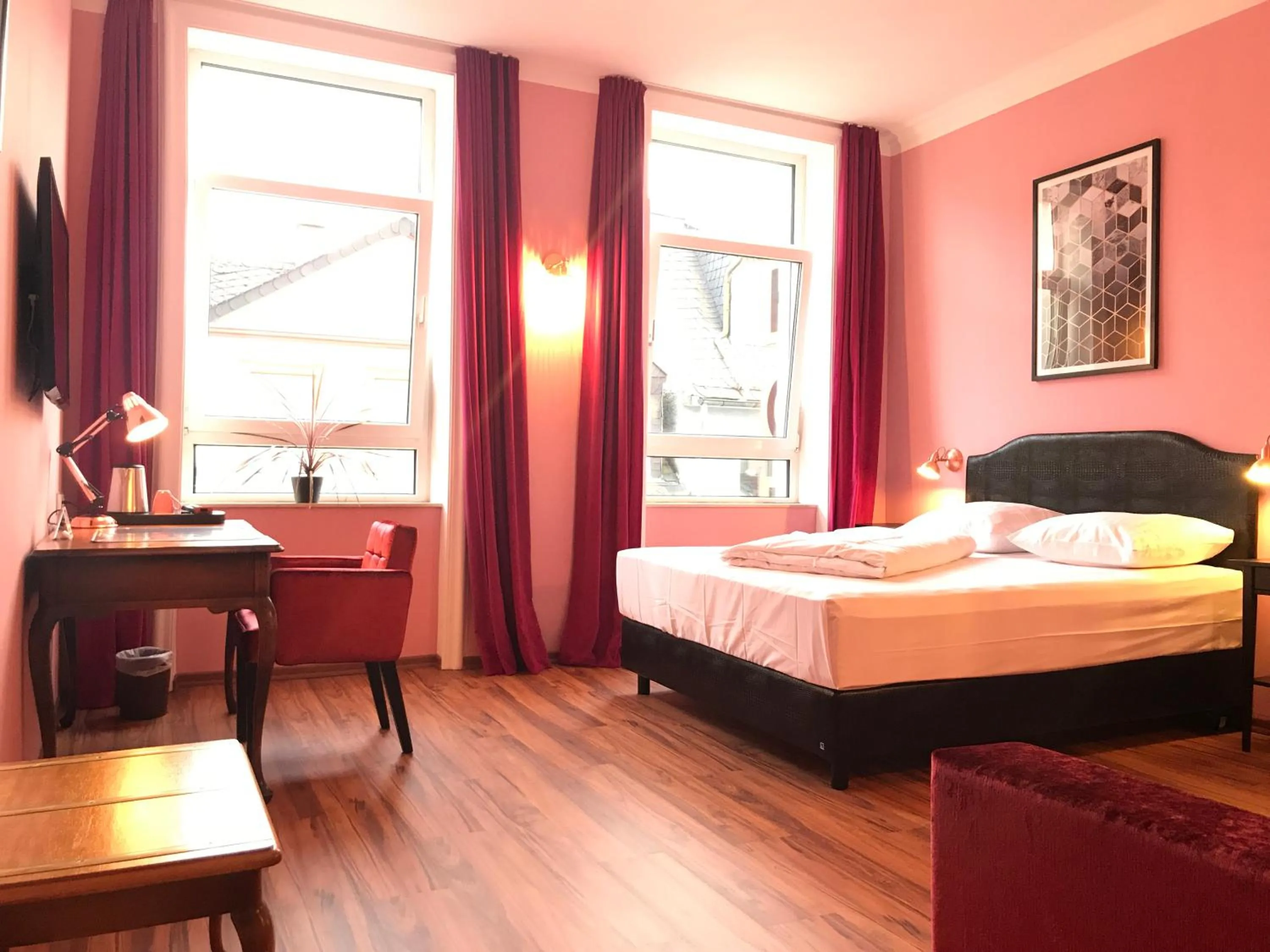 Decorative detail, Bed in SmartHotel Mystique Self check-in