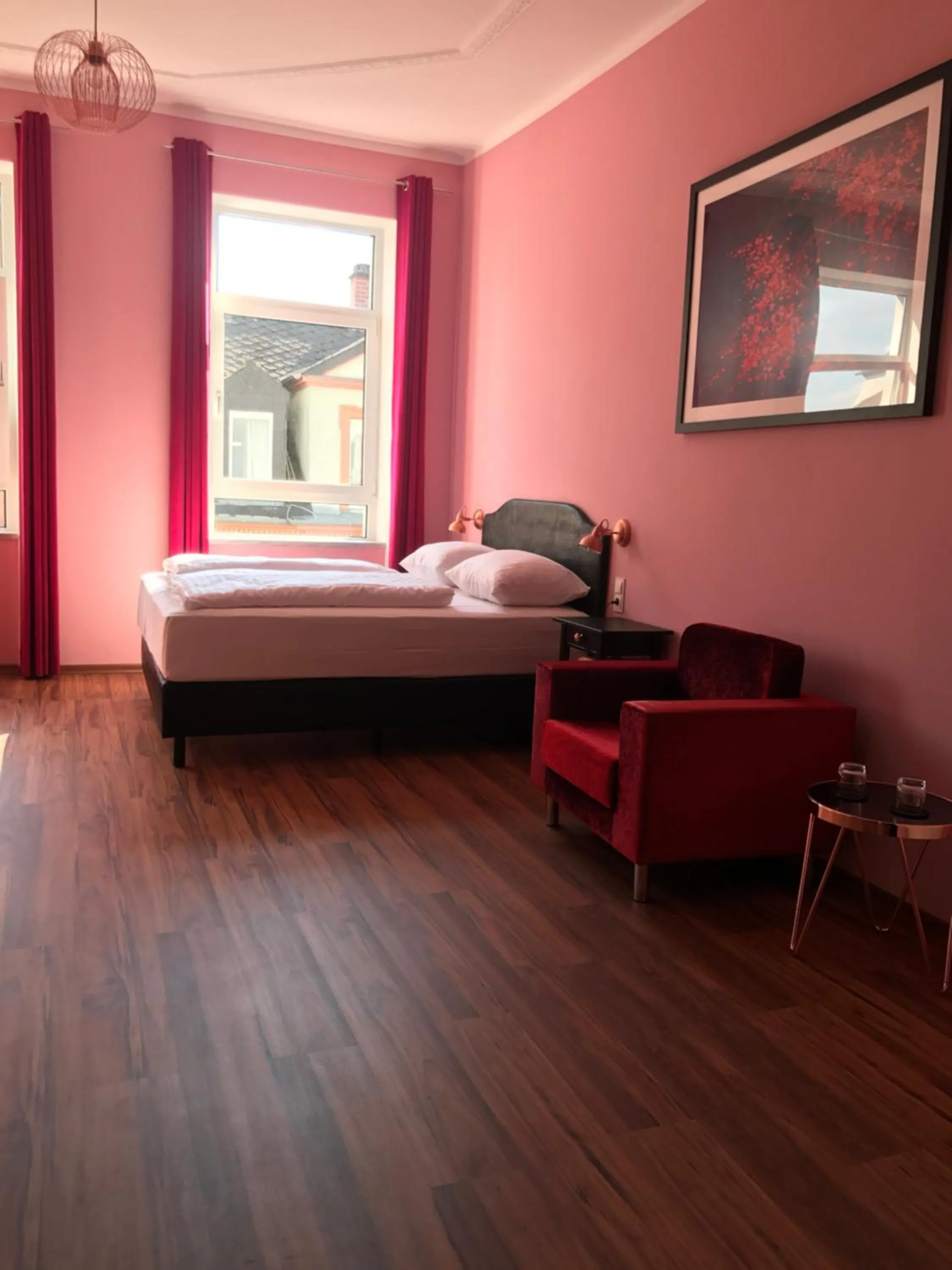 Photo of the whole room, Bed in SmartHotel Mystique Self check-in