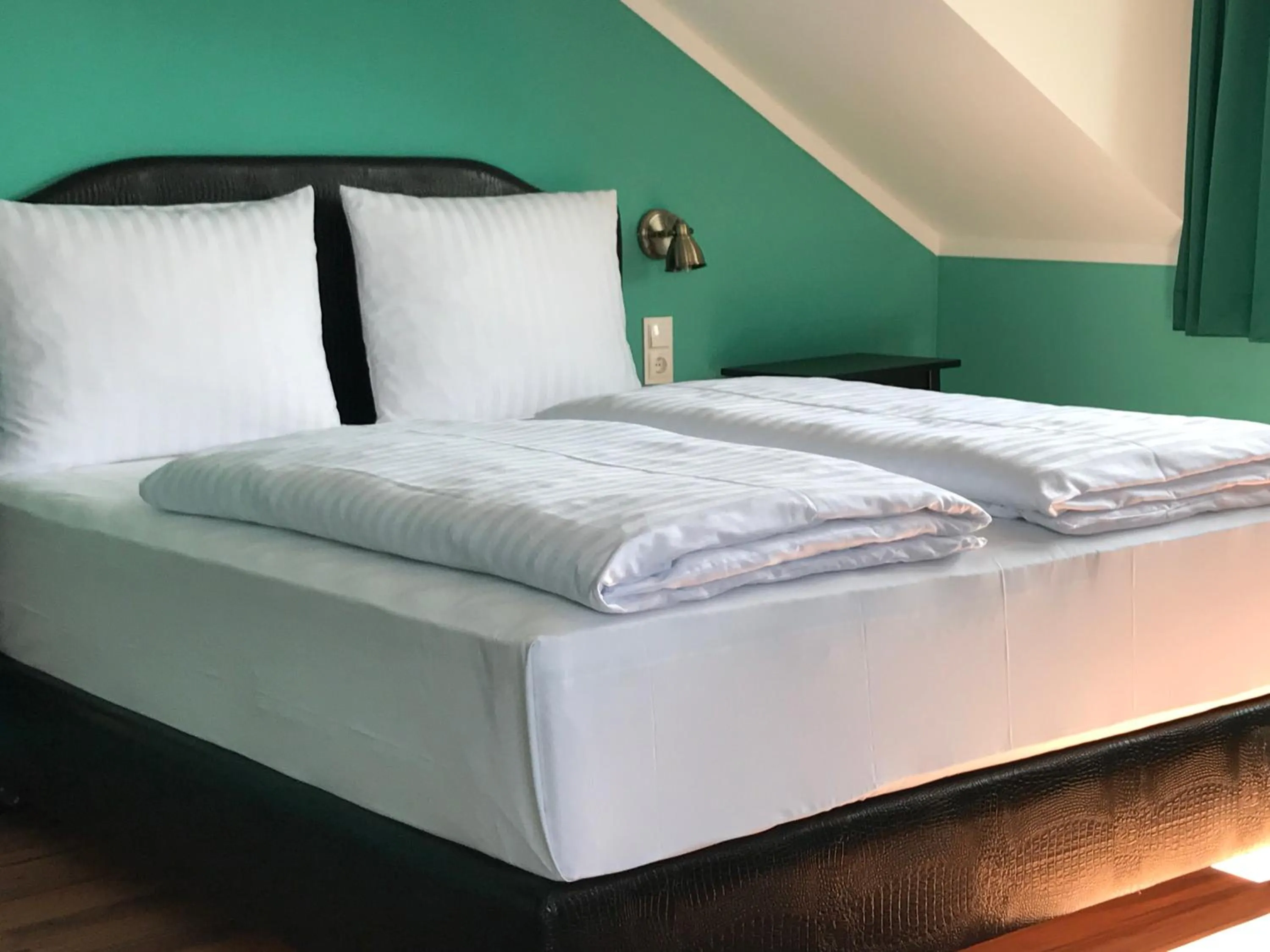 Photo of the whole room, Bed in SmartHotel Mystique Self check-in