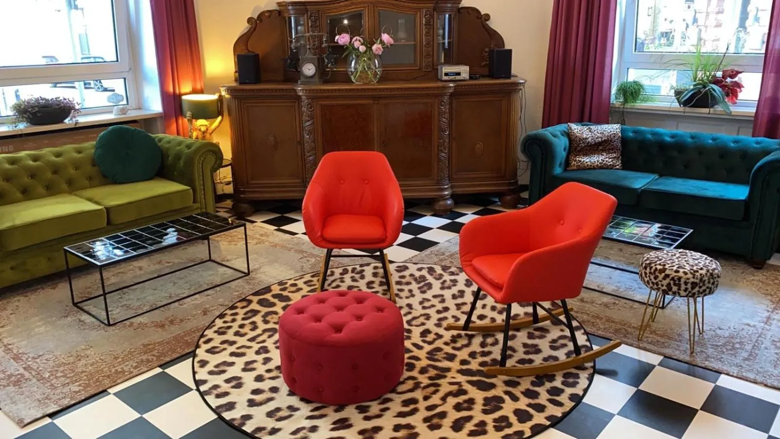 Lounge or bar in SmartHotel Mystique Self check-in