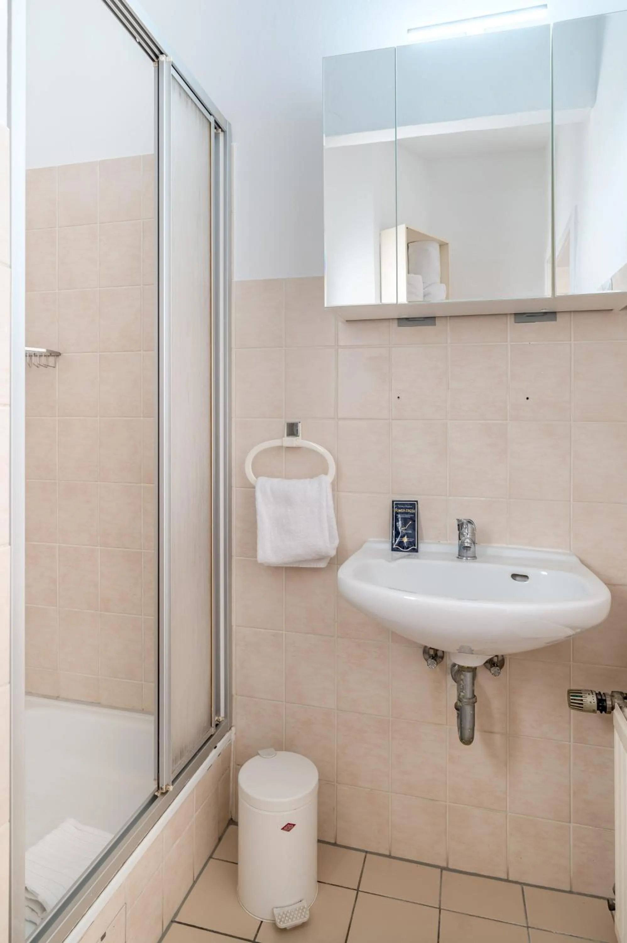 Shower in Hotel Esplanade Dortmund