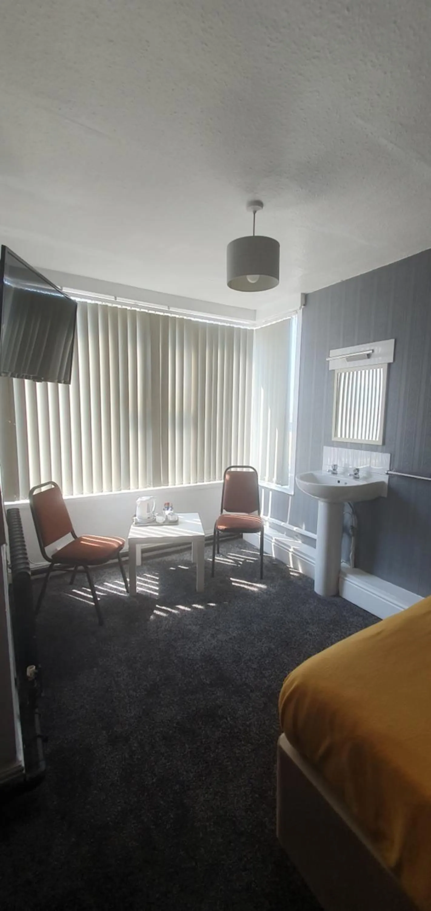 Bed in South Beach Kings Promenade Hotel