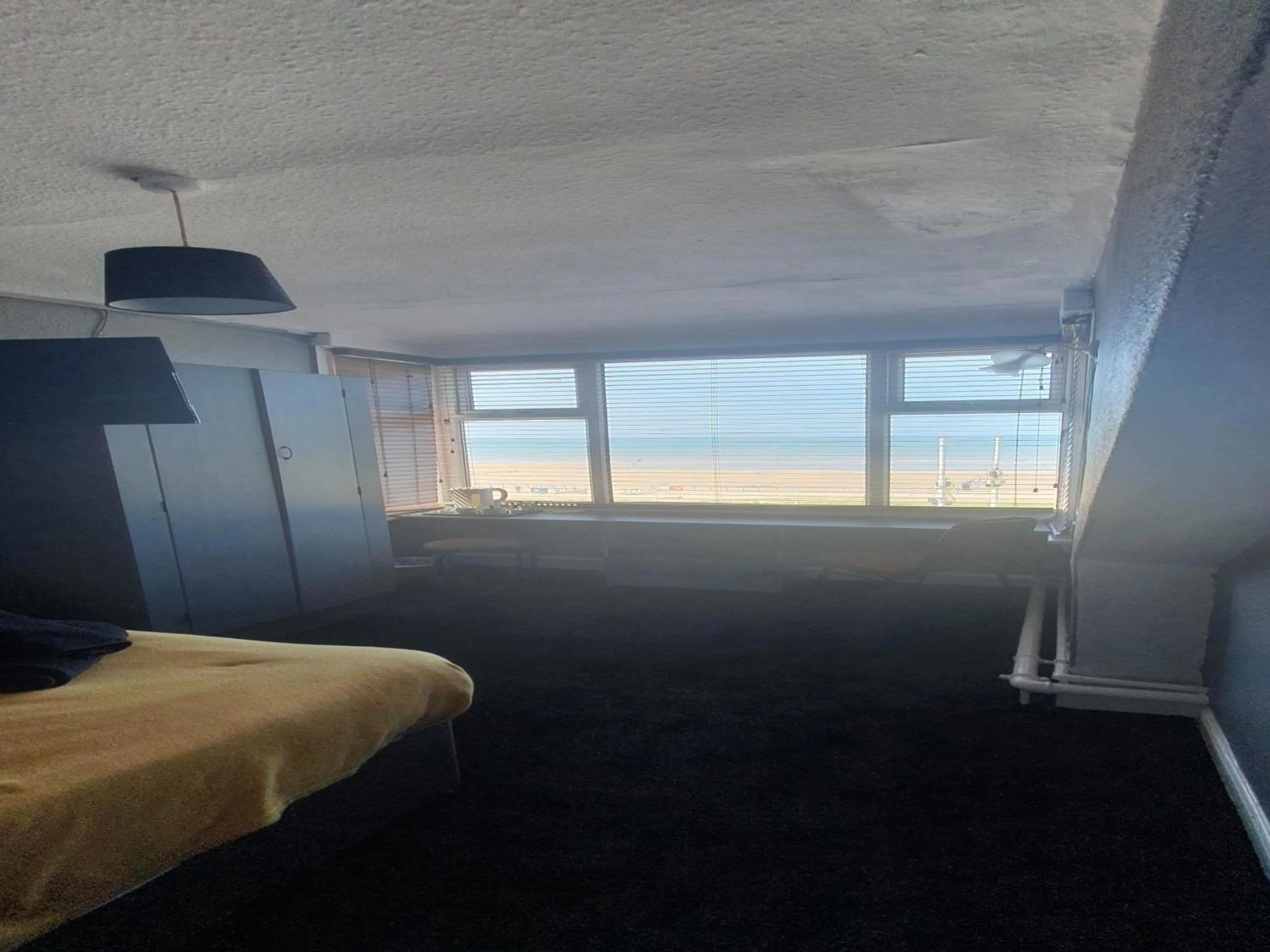 Bed in South Beach Kings Promenade Hotel