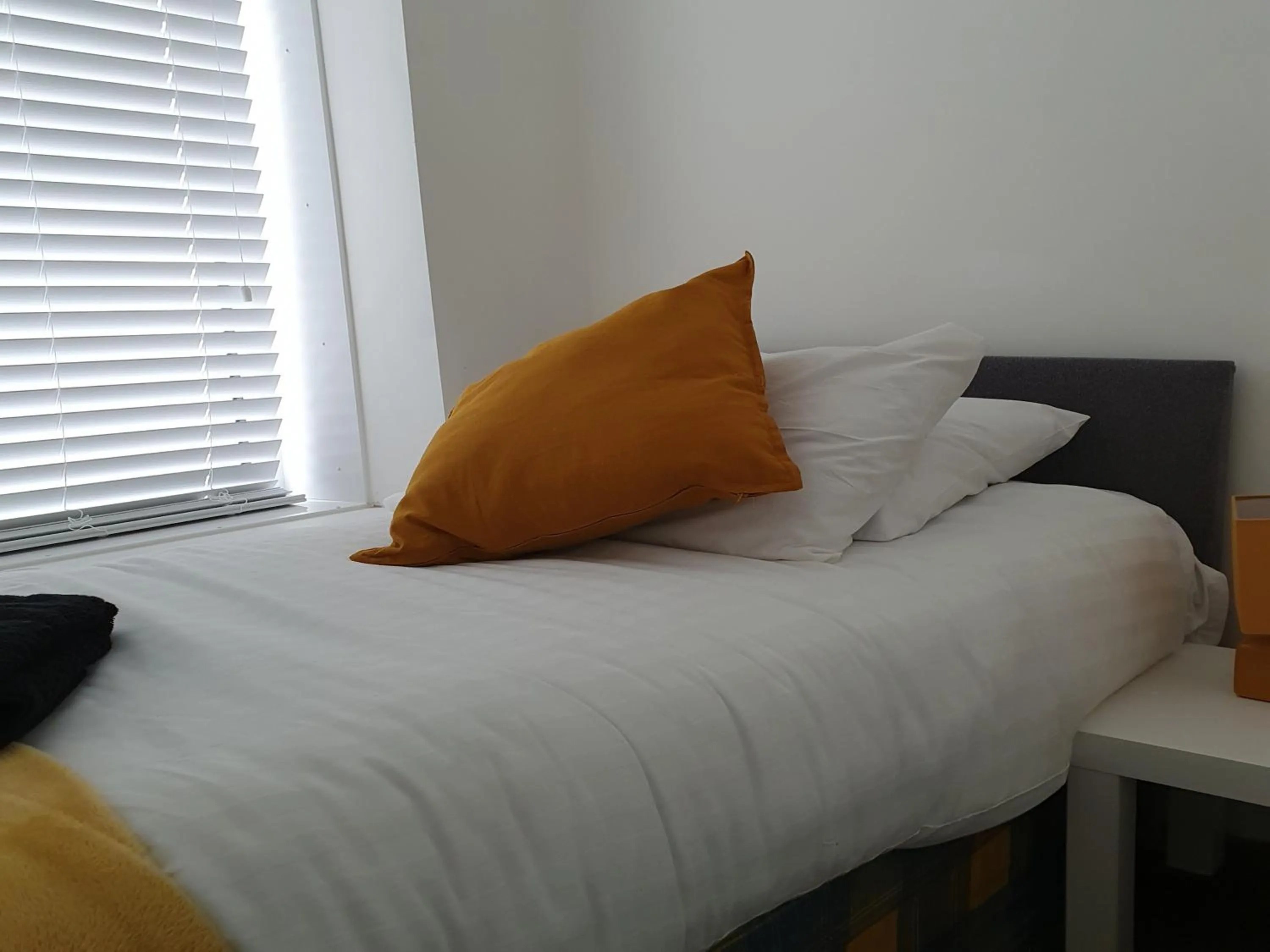 Bed in South Beach Kings Promenade Hotel