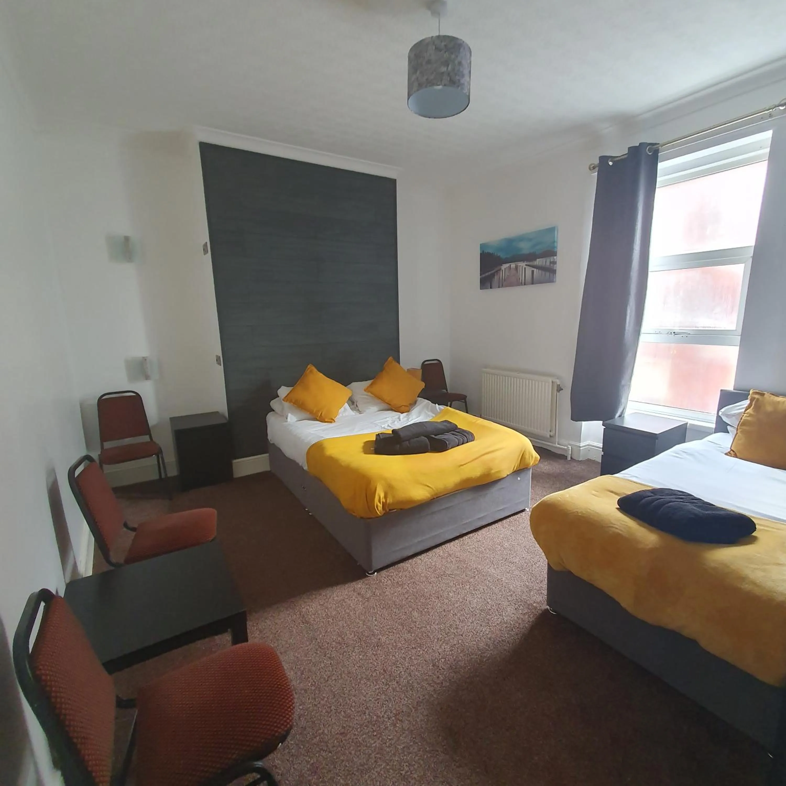 Bed in South Beach Kings Promenade Hotel