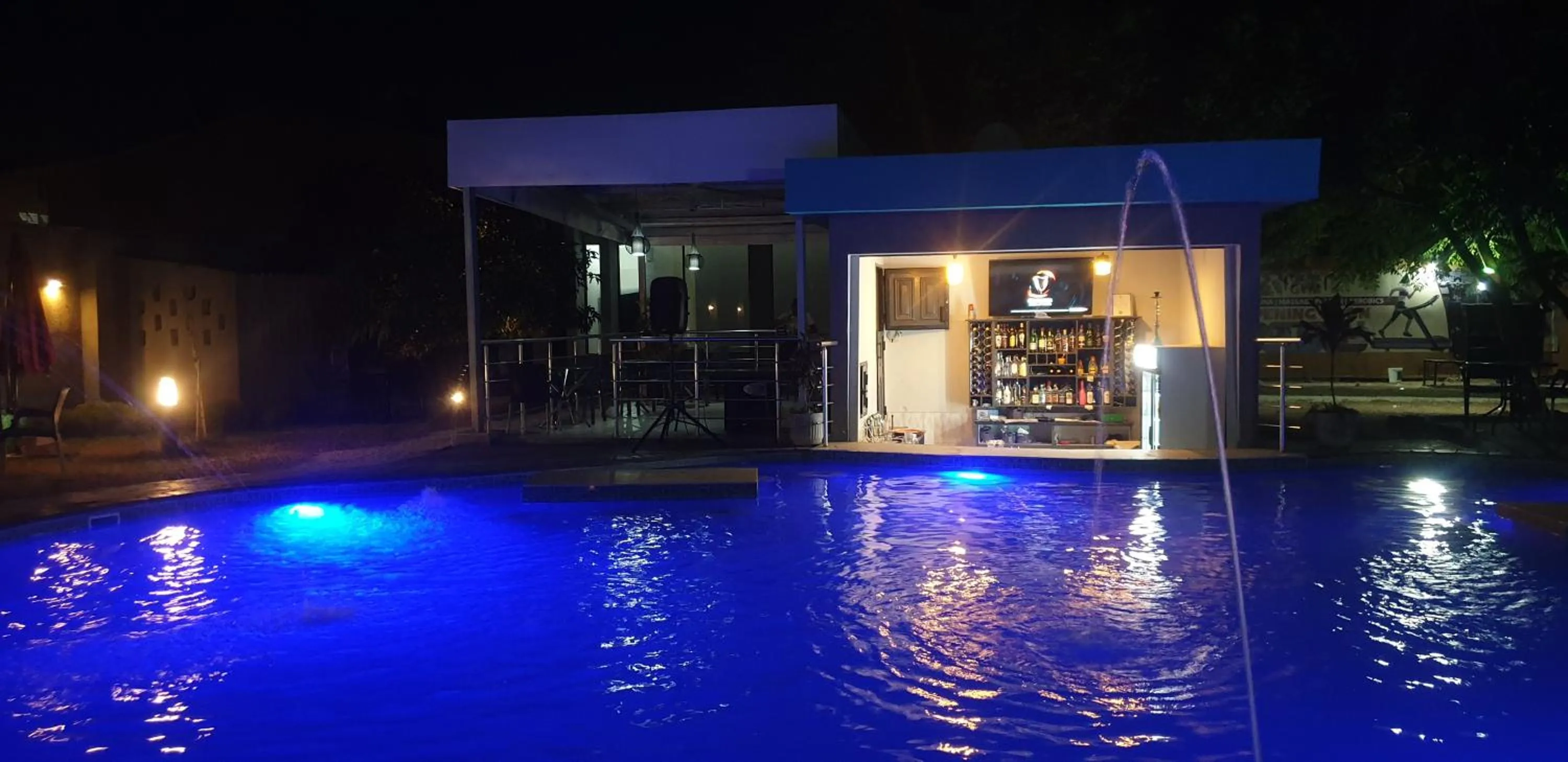 Swimming pool in THE ESCAPE LODGE