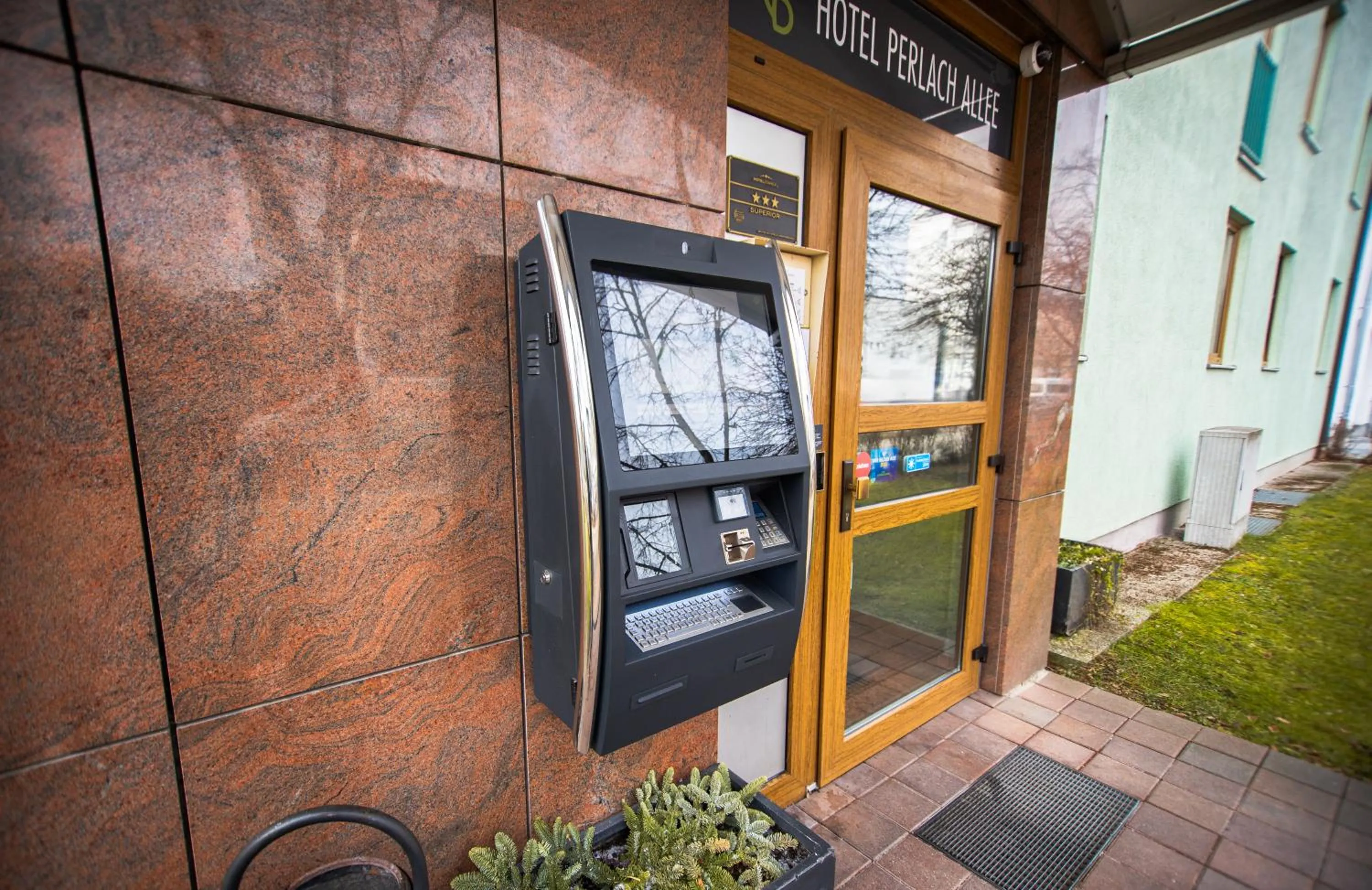 Facade/entrance in Hotel Perlach Allee by Blattl
