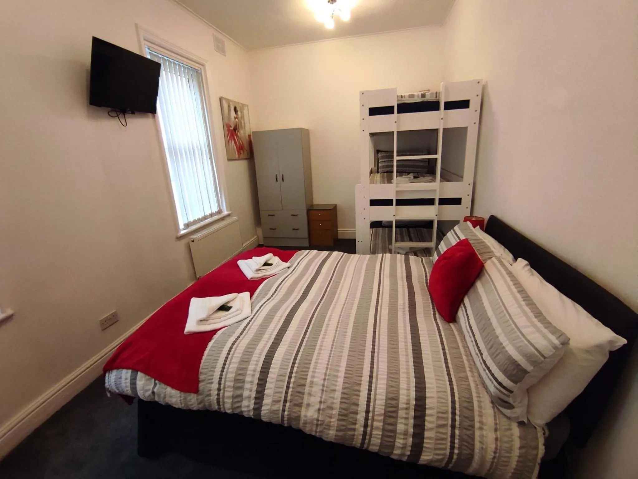 Bed in Willin House Hotel