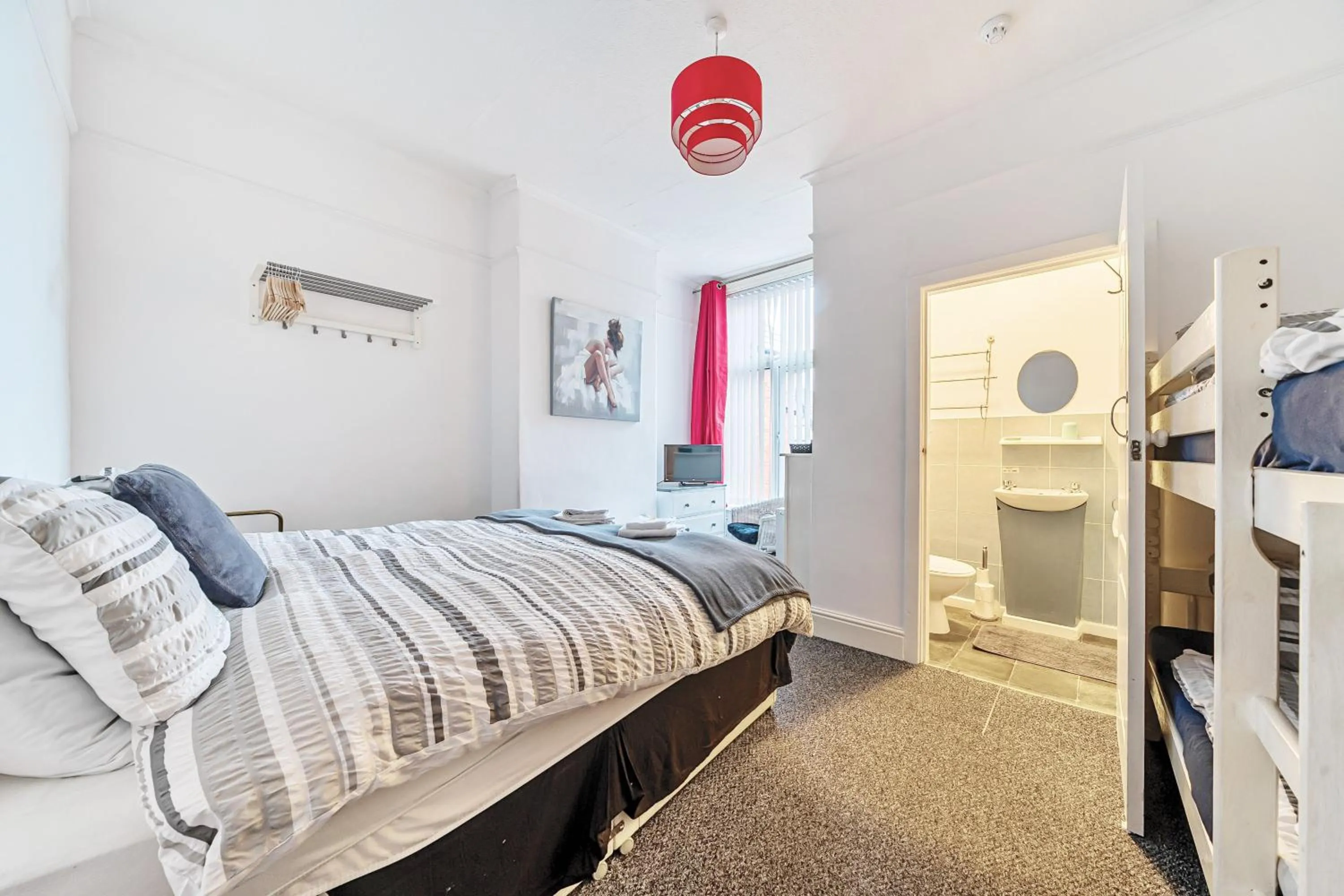 Bed in Willin House Hotel