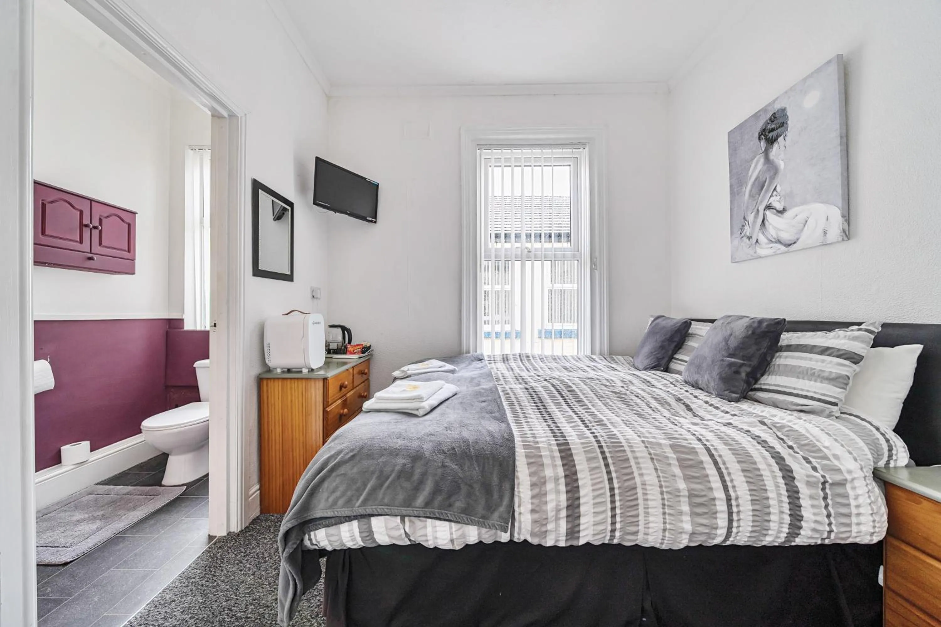 Bed in Willin House Hotel