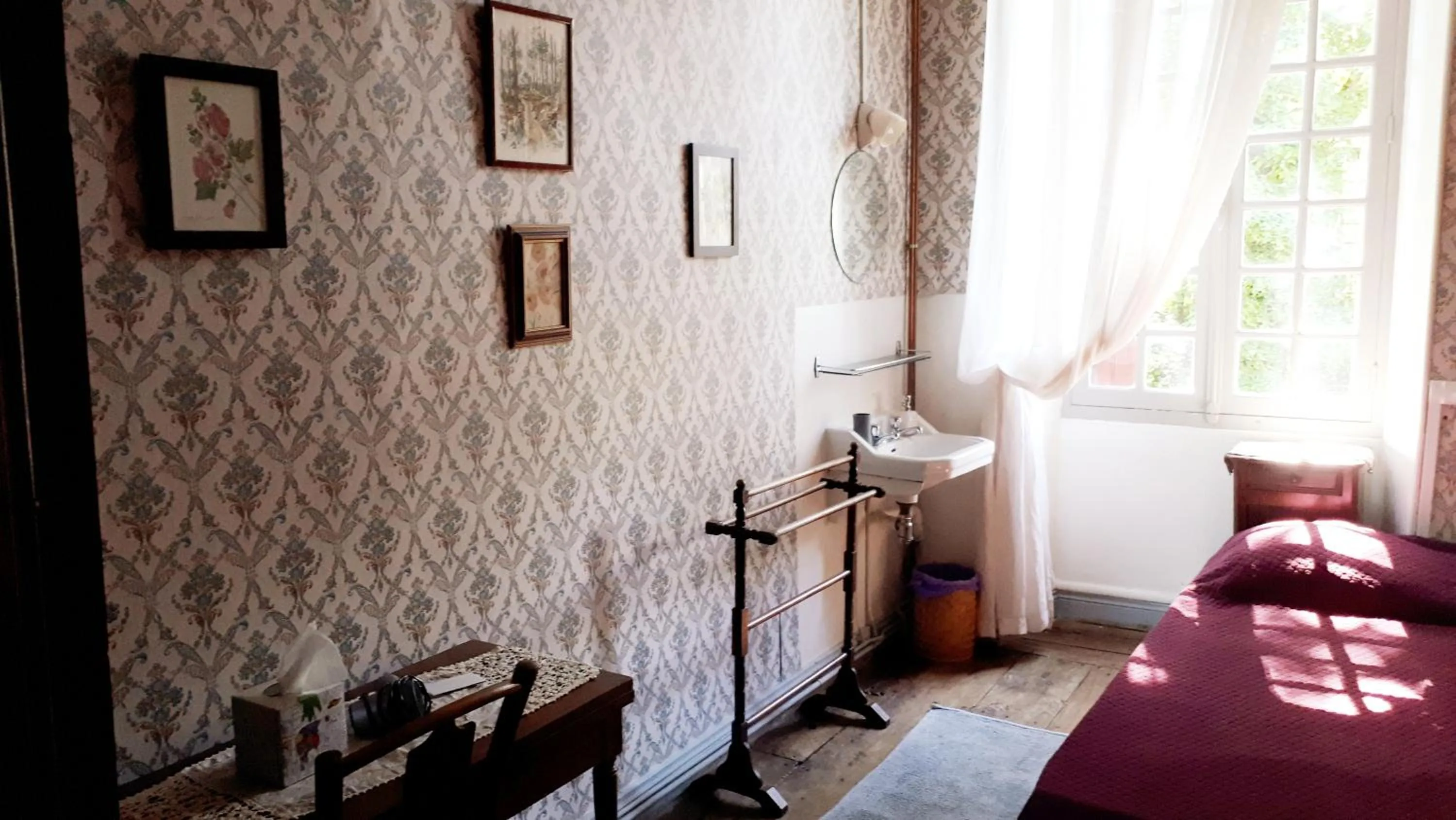 Bed in La Cure du Maine Charles