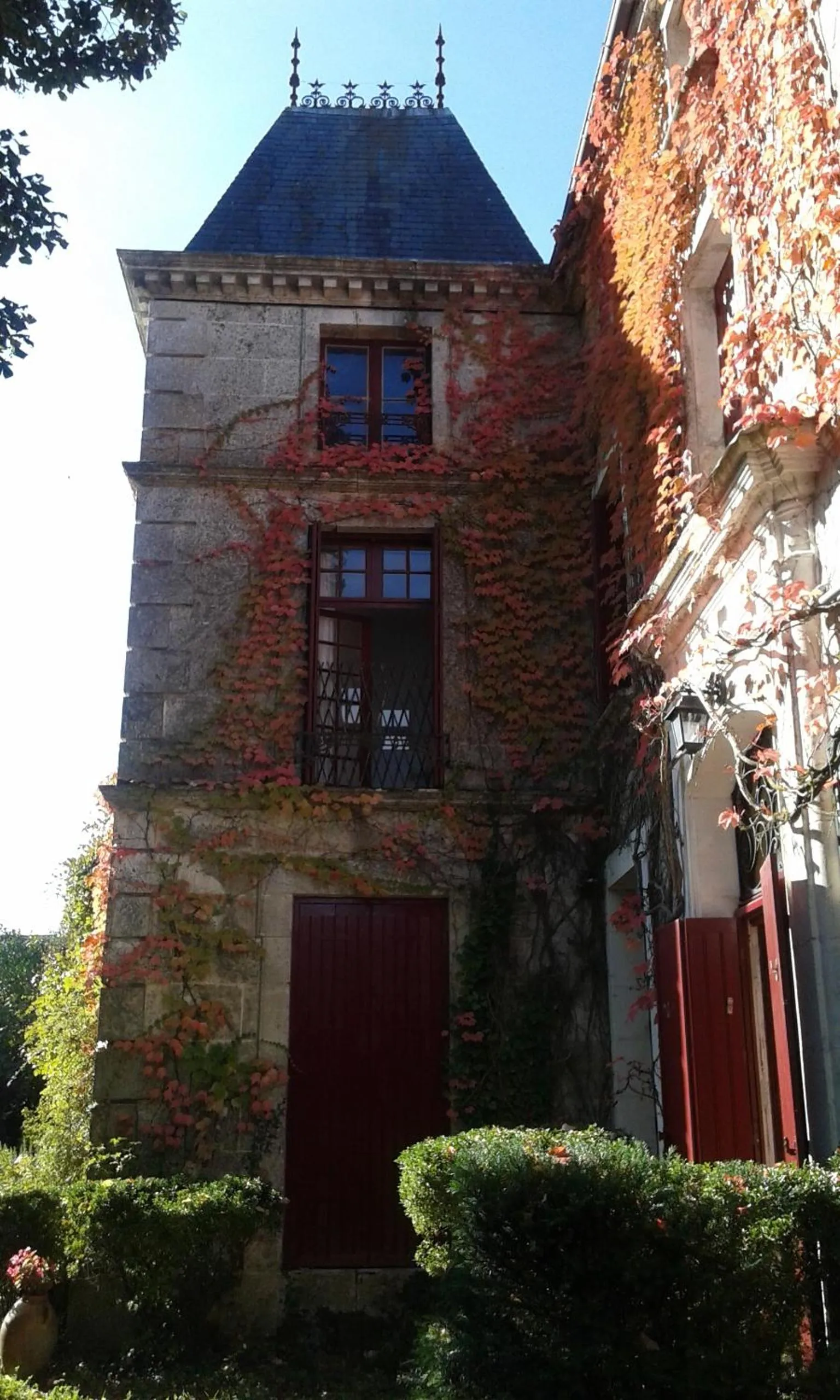 Decorative detail in La Cure du Maine Charles